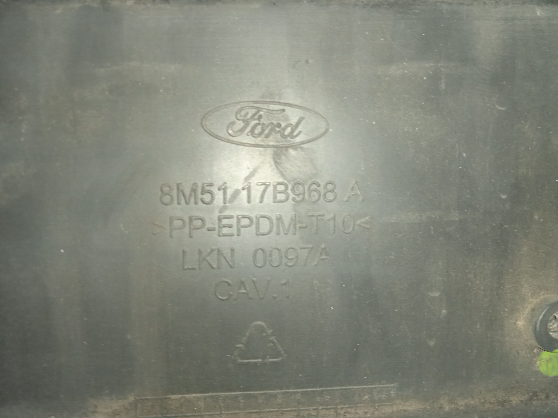 REJILLA PARAGOLPES CENTRAL FORD FOCUS LIM. (CB4) Business