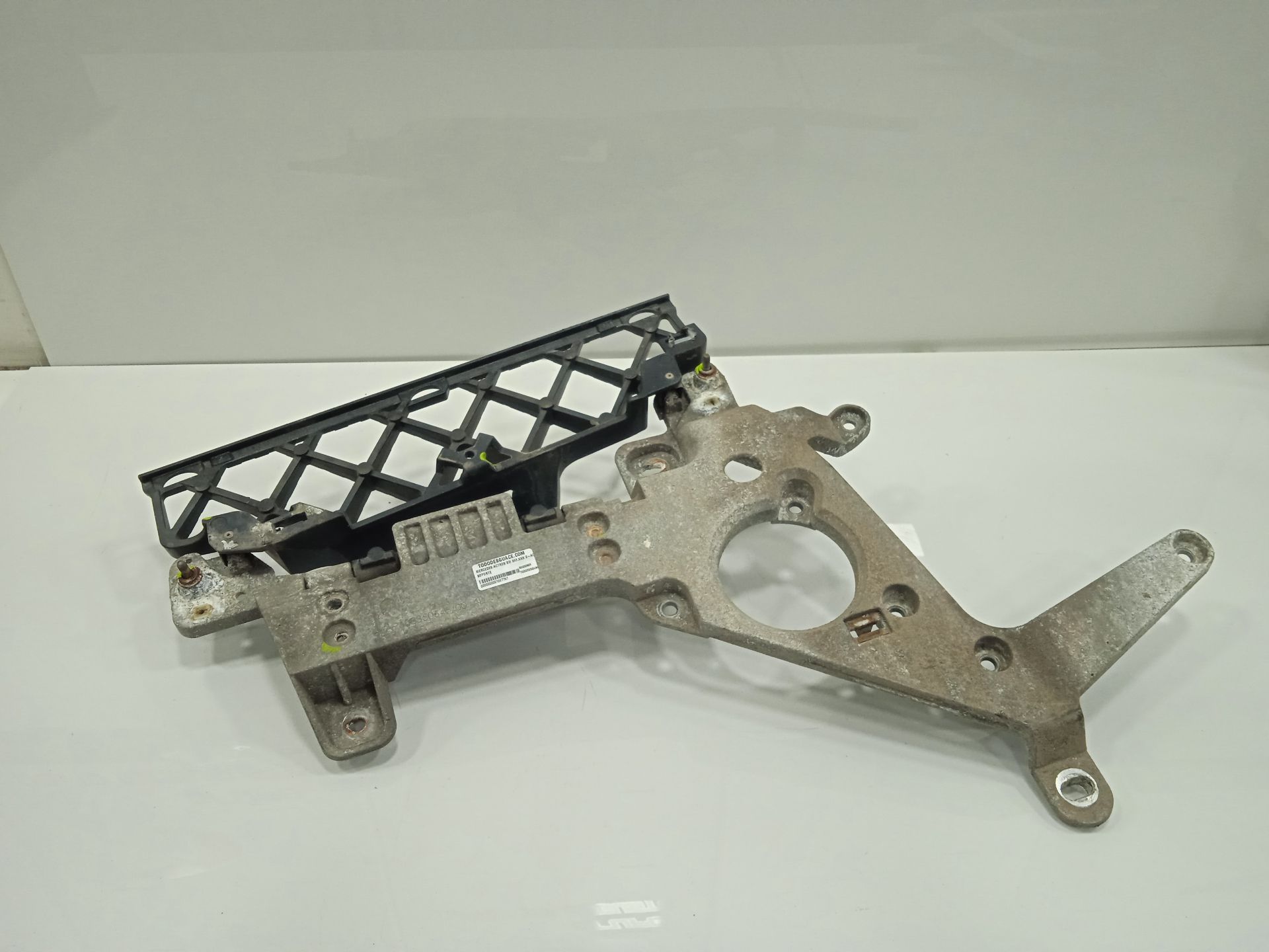 SOPORTE MERCEDES-BENZ ACTROS BM 963.XXX 2-ACHSER 18XX 4x2 Sattelzugmaschine L BigSpace