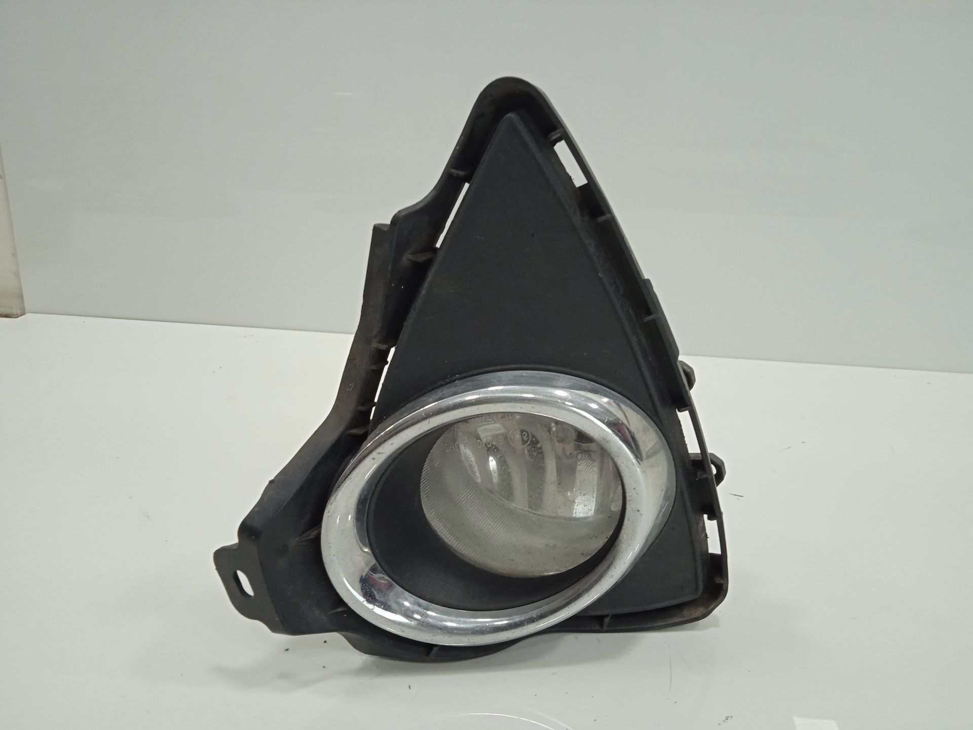FARO ANTINIEBLA IZQUIERDO TOYOTA AURIS Active