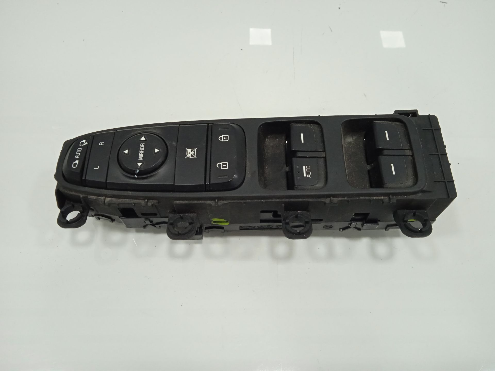 MANDO ELEVALUNAS DELANTERO IZQUIERDO KIA NIRO Business