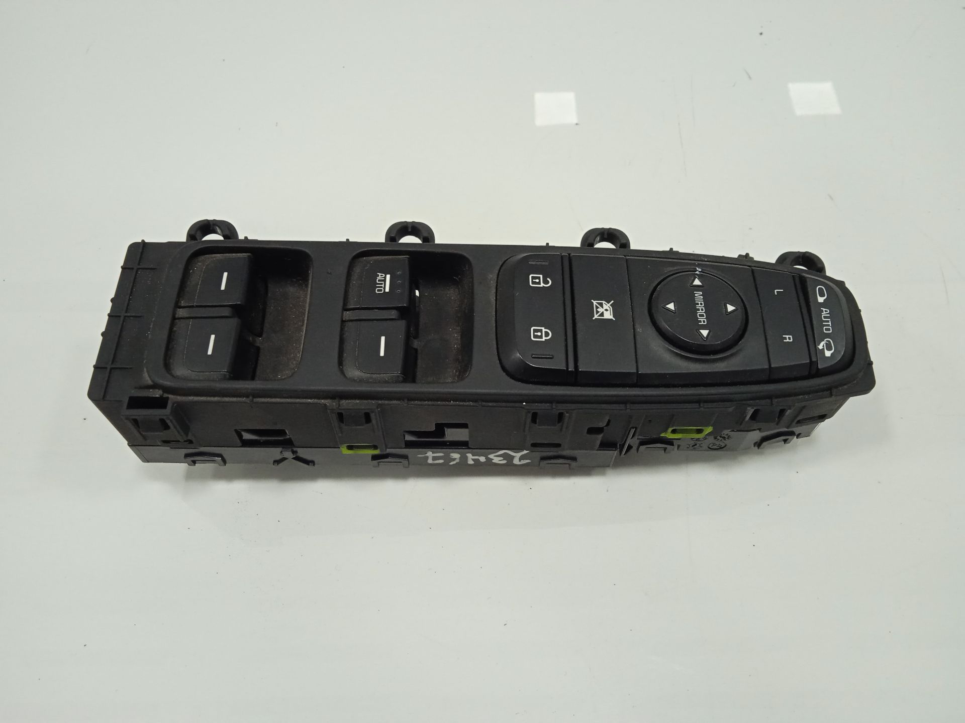 MANDO ELEVALUNAS DELANTERO IZQUIERDO KIA NIRO Business