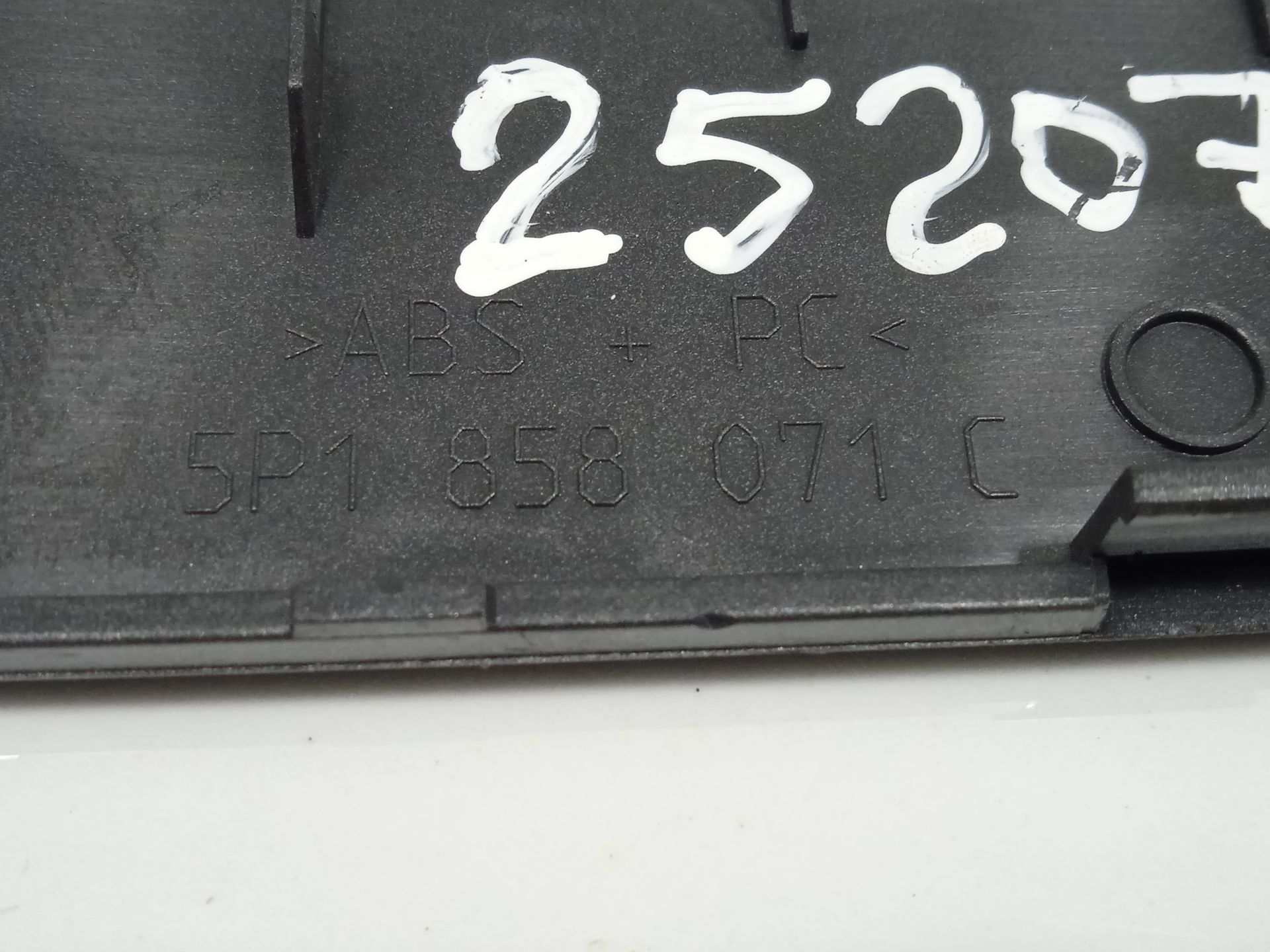CARCASA CENTRAL DE RADIO Y CLIMA SEAT ALTEA XL (5P5) Family