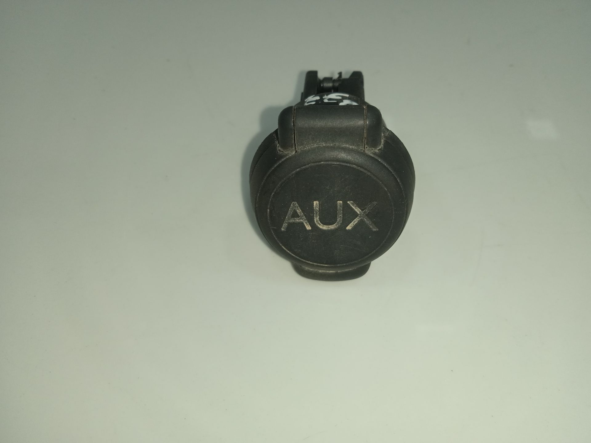 PUERTO USB AUX CITROEN C-ELYSÉE Feel   |   02.17 - 12.20