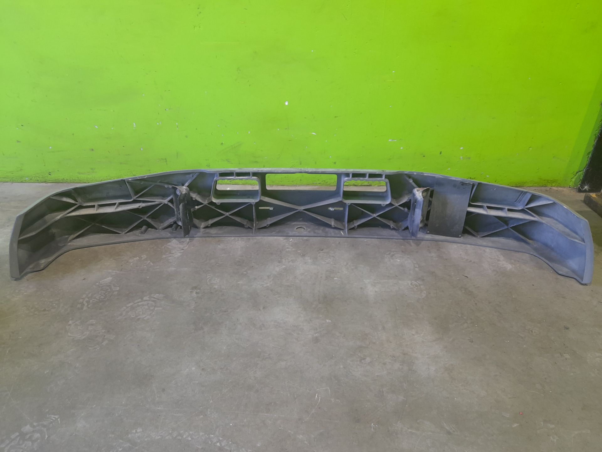 PARAGOLPES DELANTERO MERCEDES-BENZ VARIO (TW2)SERIE/BM 667/668/670 *