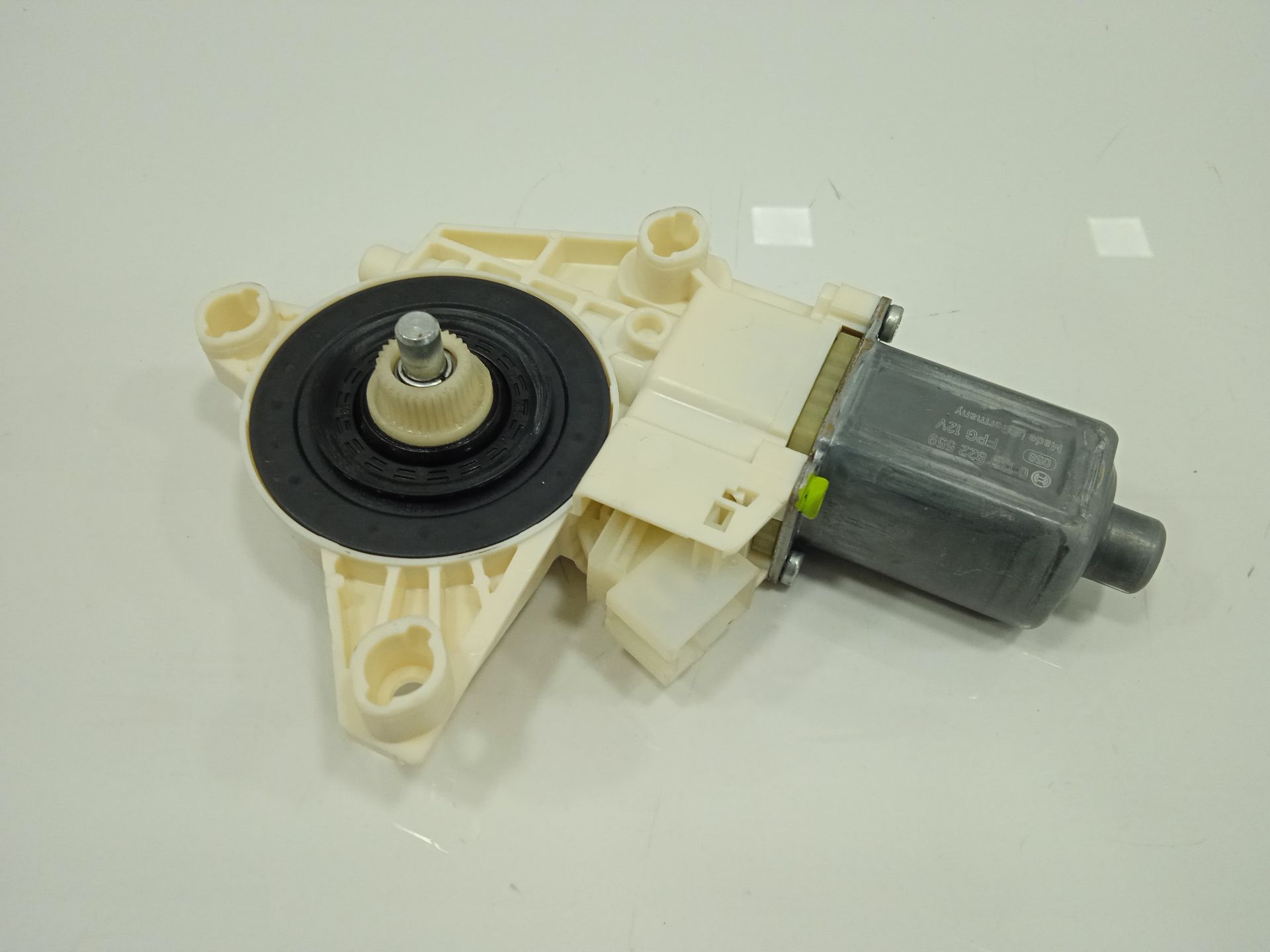 MOTOR ELEVALUNAS DELANTERO DERECHO