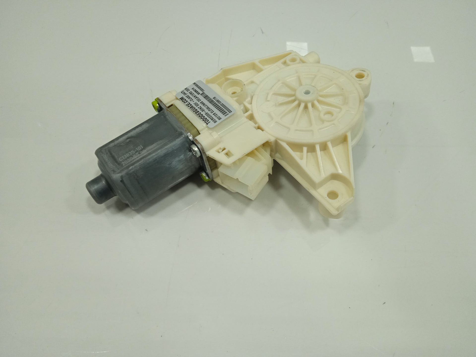 MOTOR ELEVALUNAS DELANTERO DERECHO foto 2