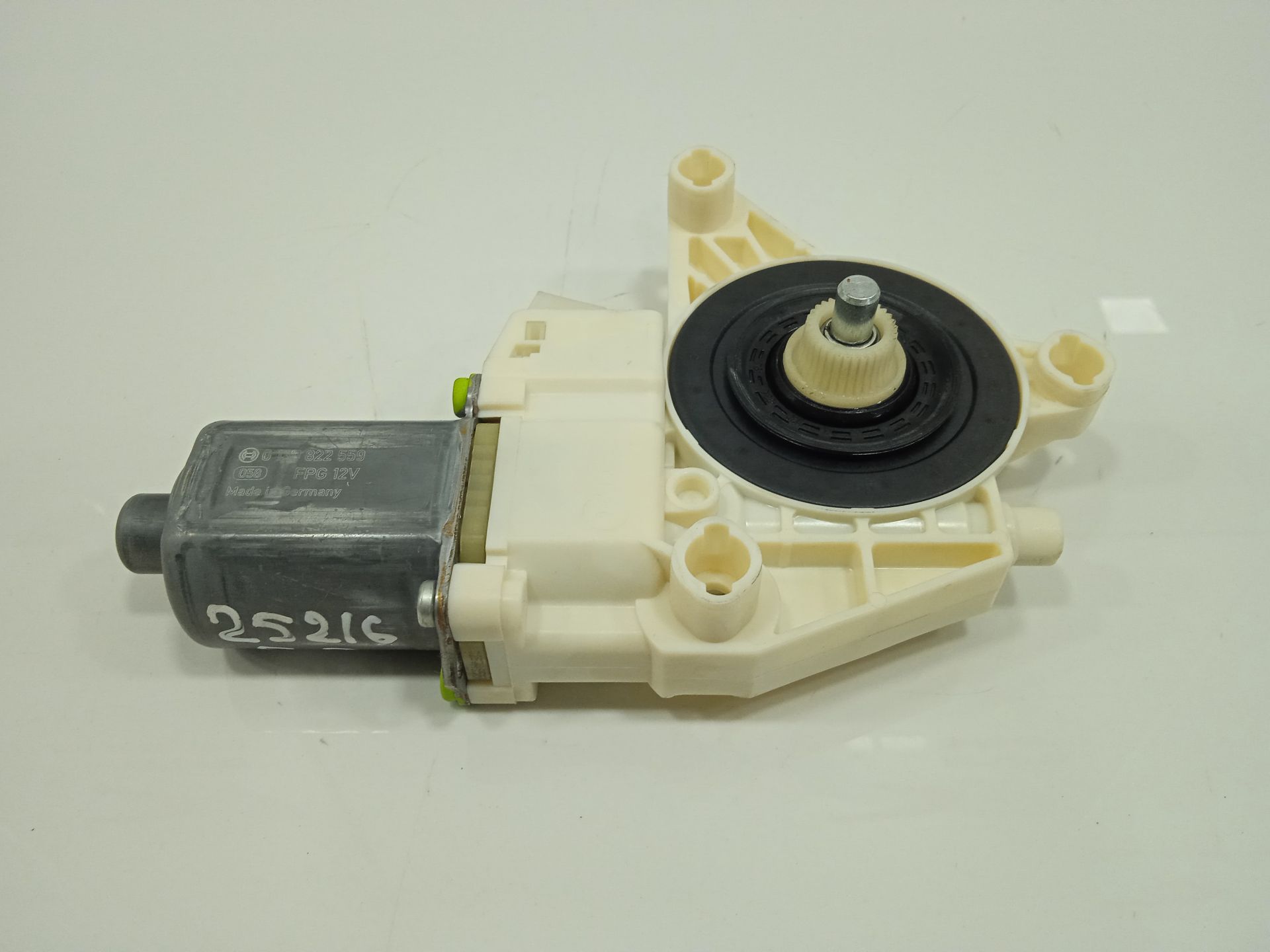 MOTOR ELEVALUNAS DELANTERO DERECHO foto 4