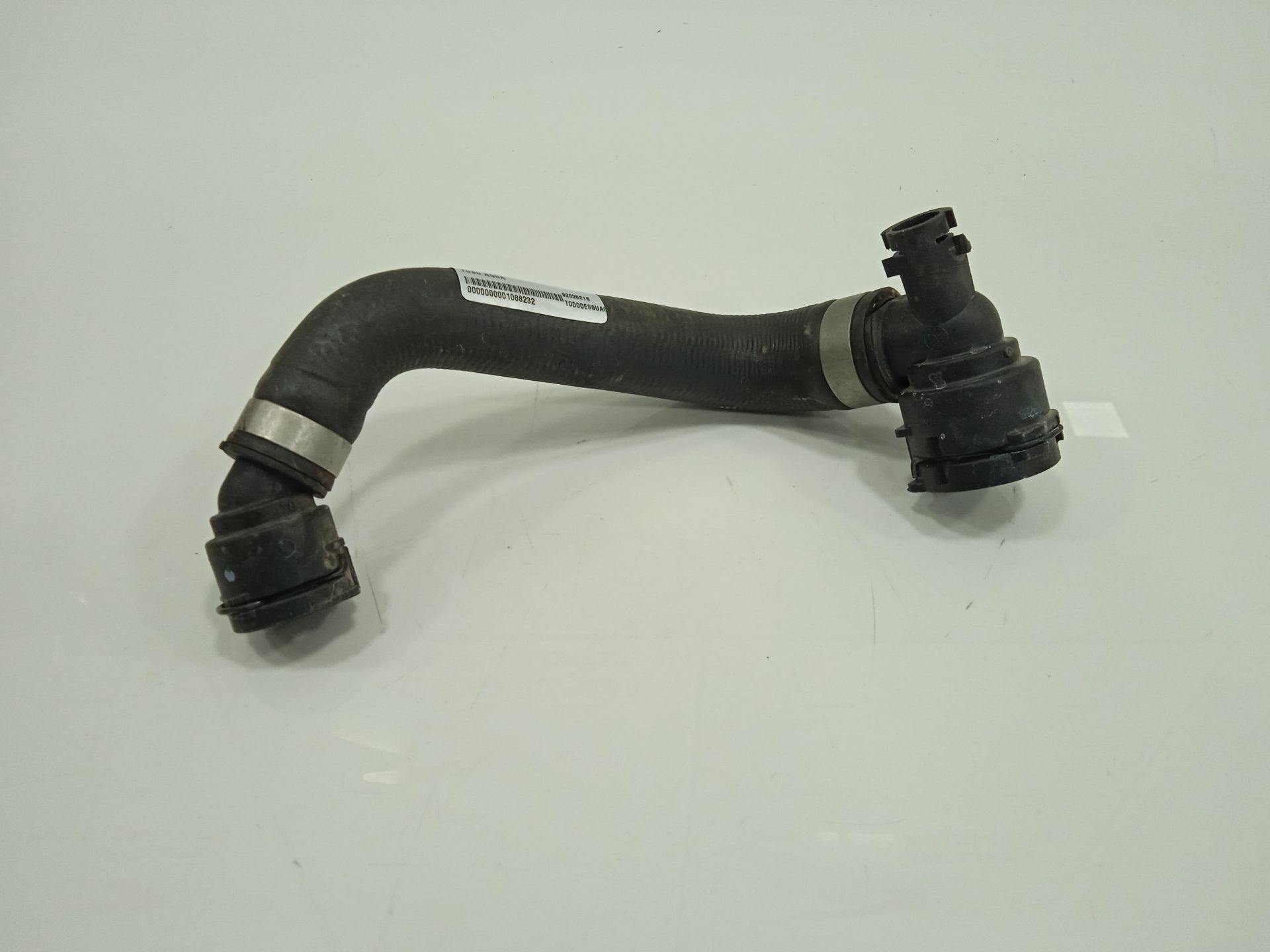 TUBO AGUA MERCEDES-BENZ EQV -CLASE (447) *