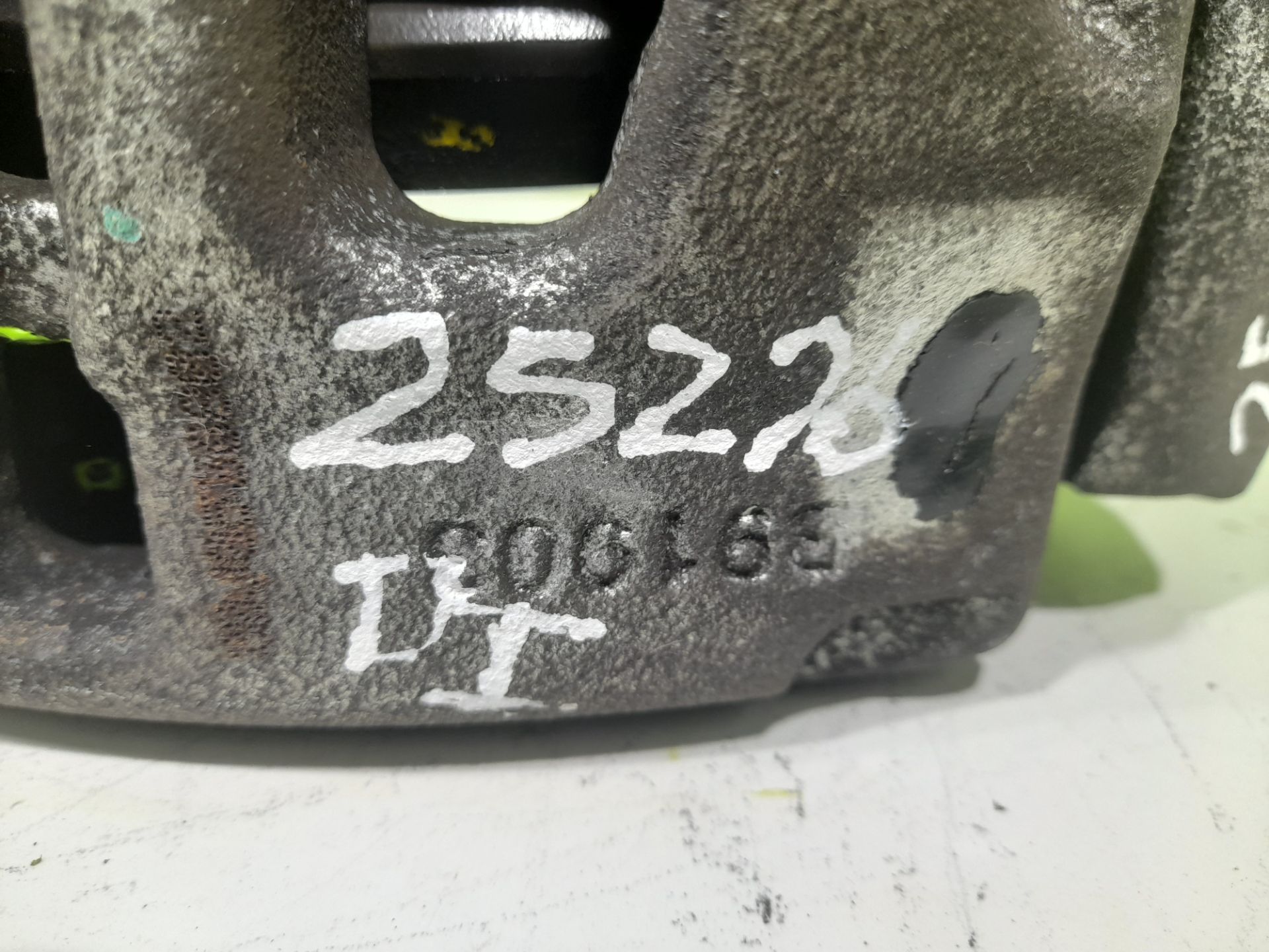 PINZA DE FRENO DELANTERA IZQUIERDA foto 3