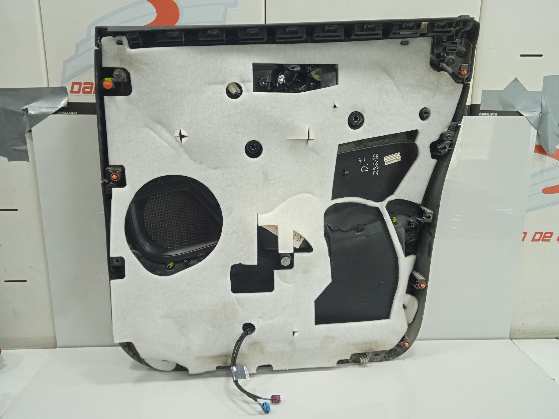 PAÑO PUERTA DELANTERO IZQUIERDO MERCEDES-BENZ EQV -CLASE (447) *