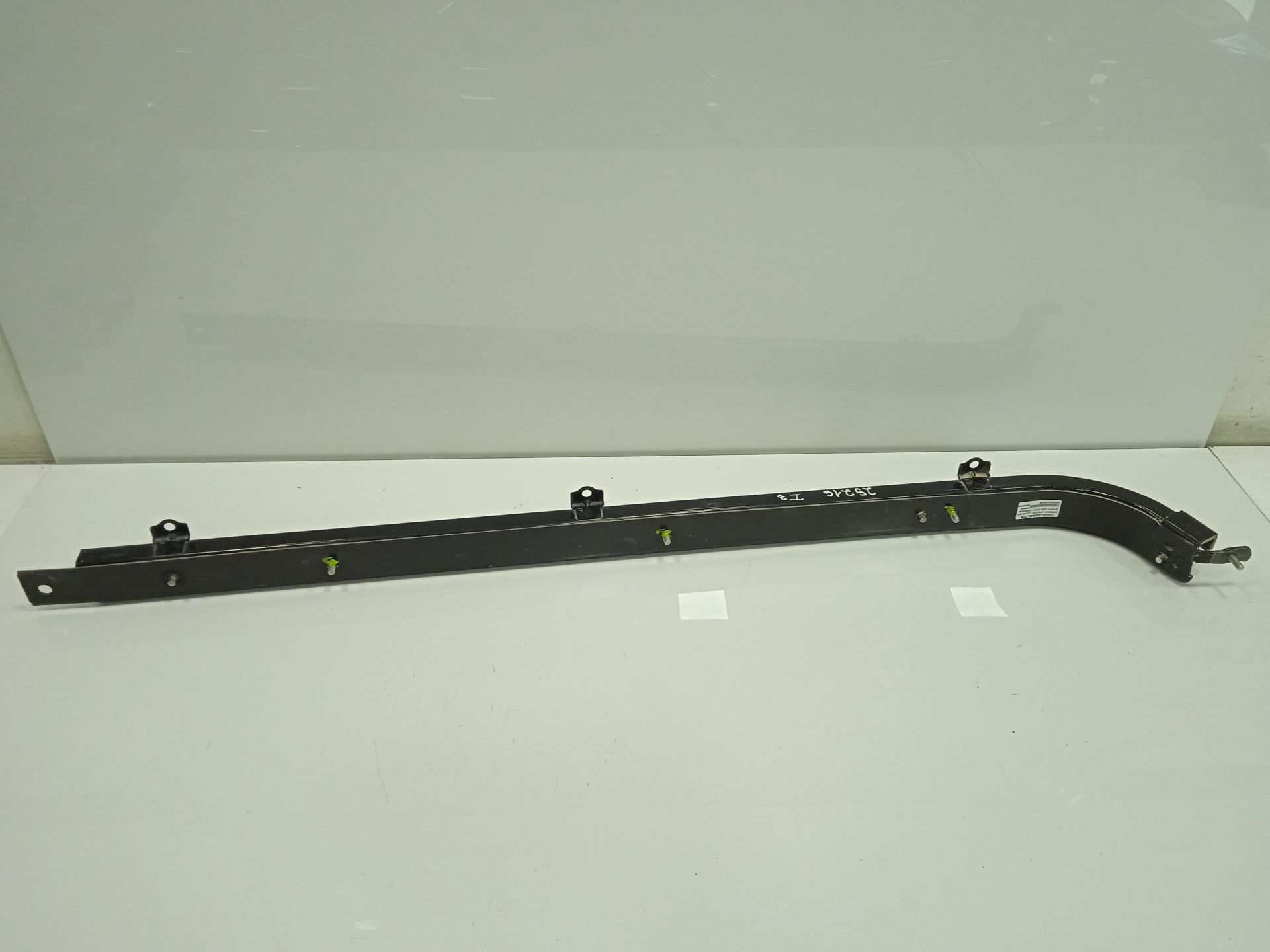 SOPORTE GUIA PUERTA CORREDERA MERCEDES-BENZ EQV -CLASE (447) *