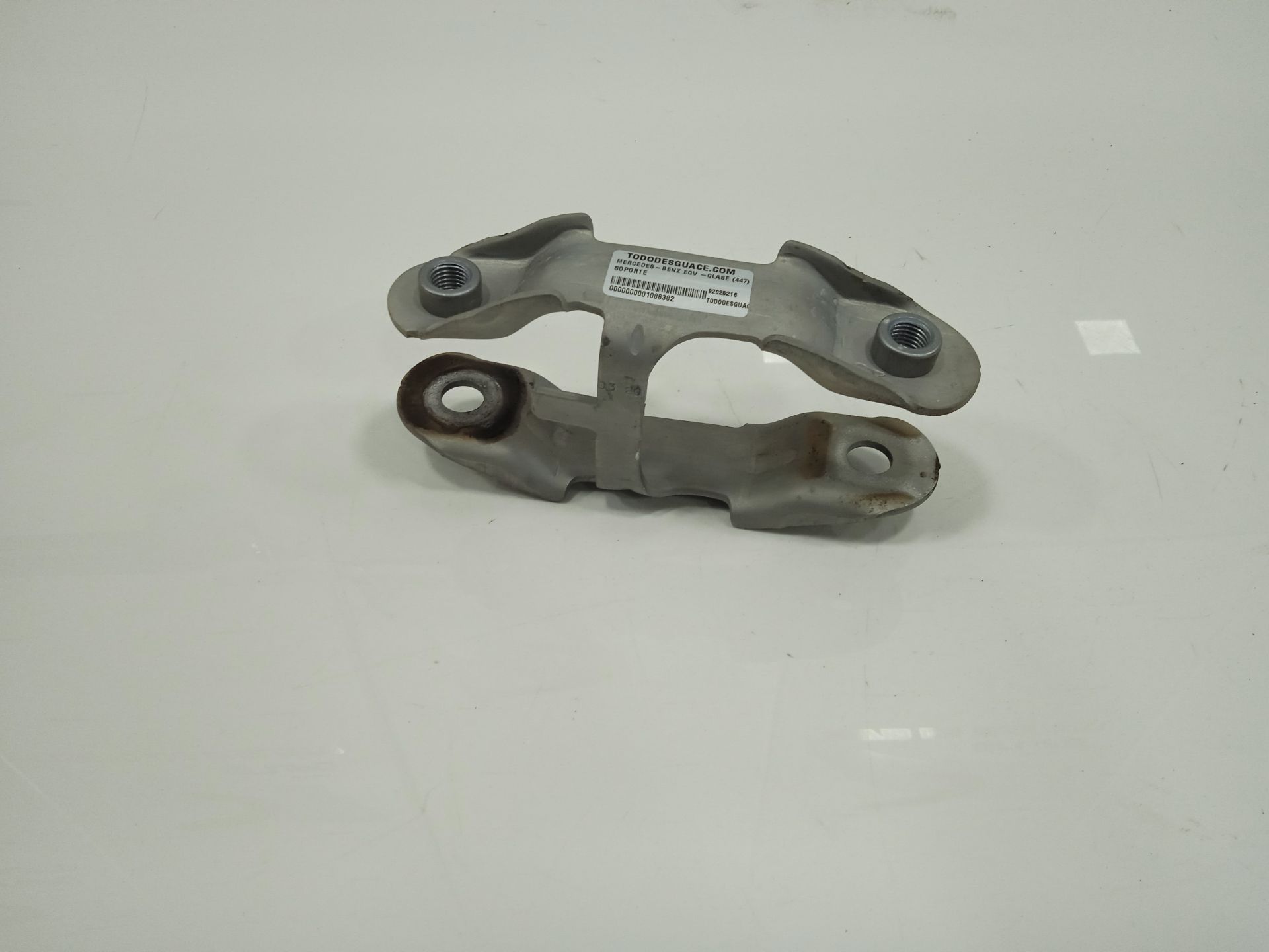 SOPORTE MERCEDES-BENZ EQV -CLASE (447) *
