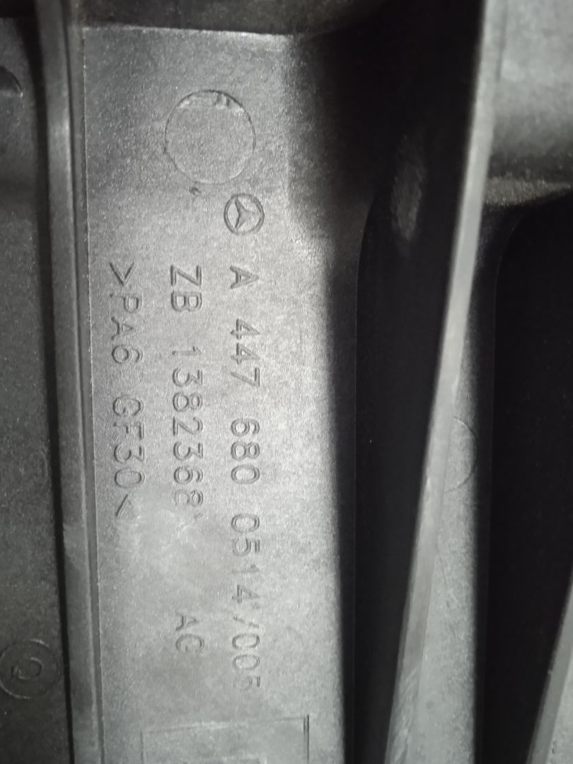 SOPORTE MERCEDES-BENZ EQV -CLASE (447) *