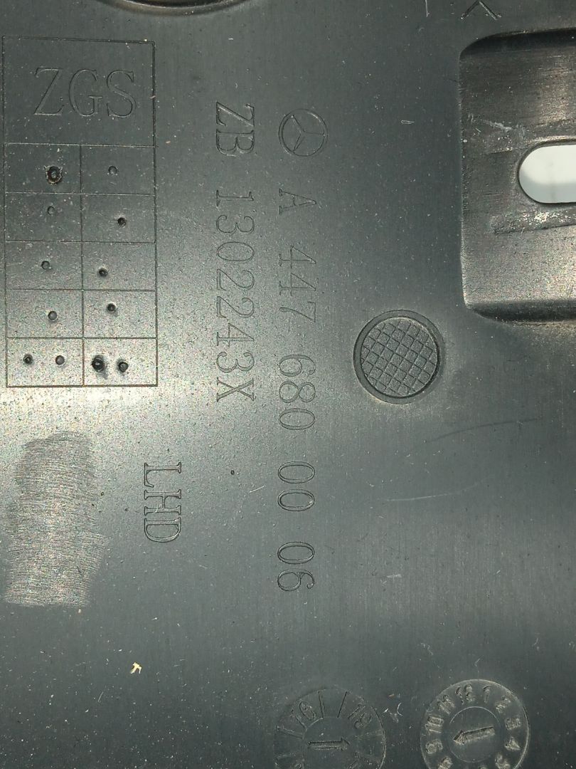 MOLDURA PUERTA  DELANTERA DERECHA MERCEDES-BENZ EQV -CLASE (447) *
