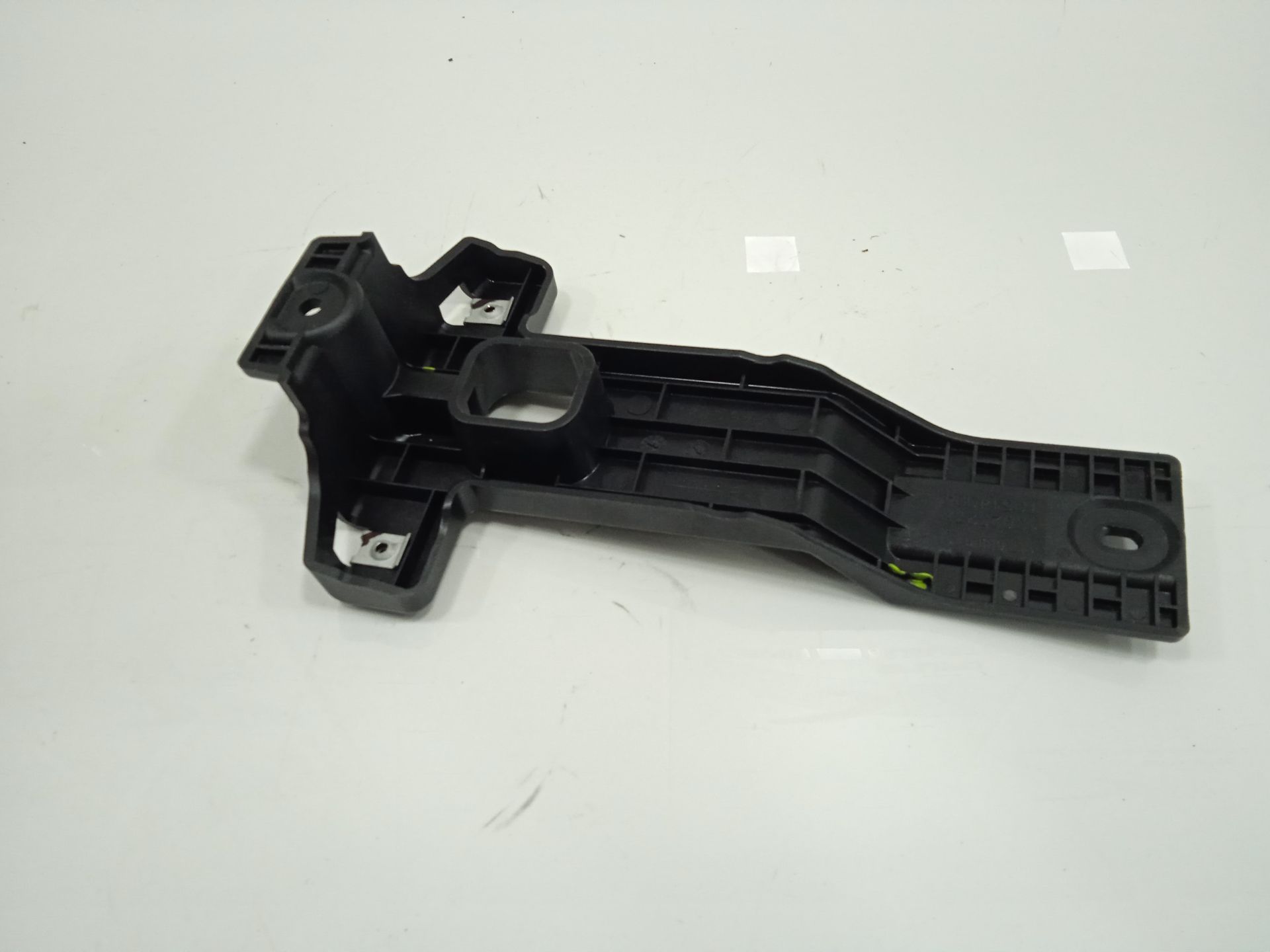 SOPORTE MERCEDES-BENZ EQV -CLASE (447) *