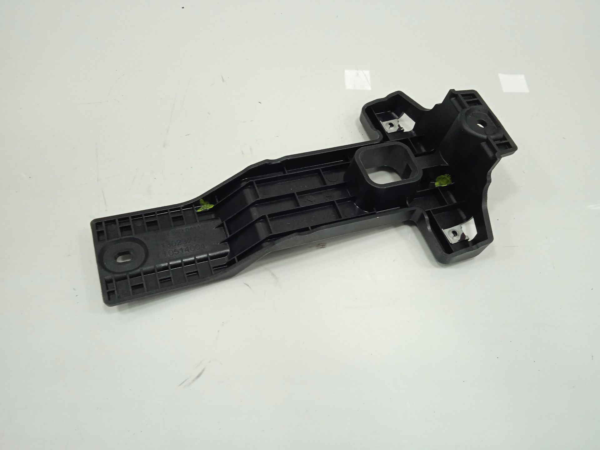 SOPORTE MERCEDES-BENZ EQV -CLASE (447) *