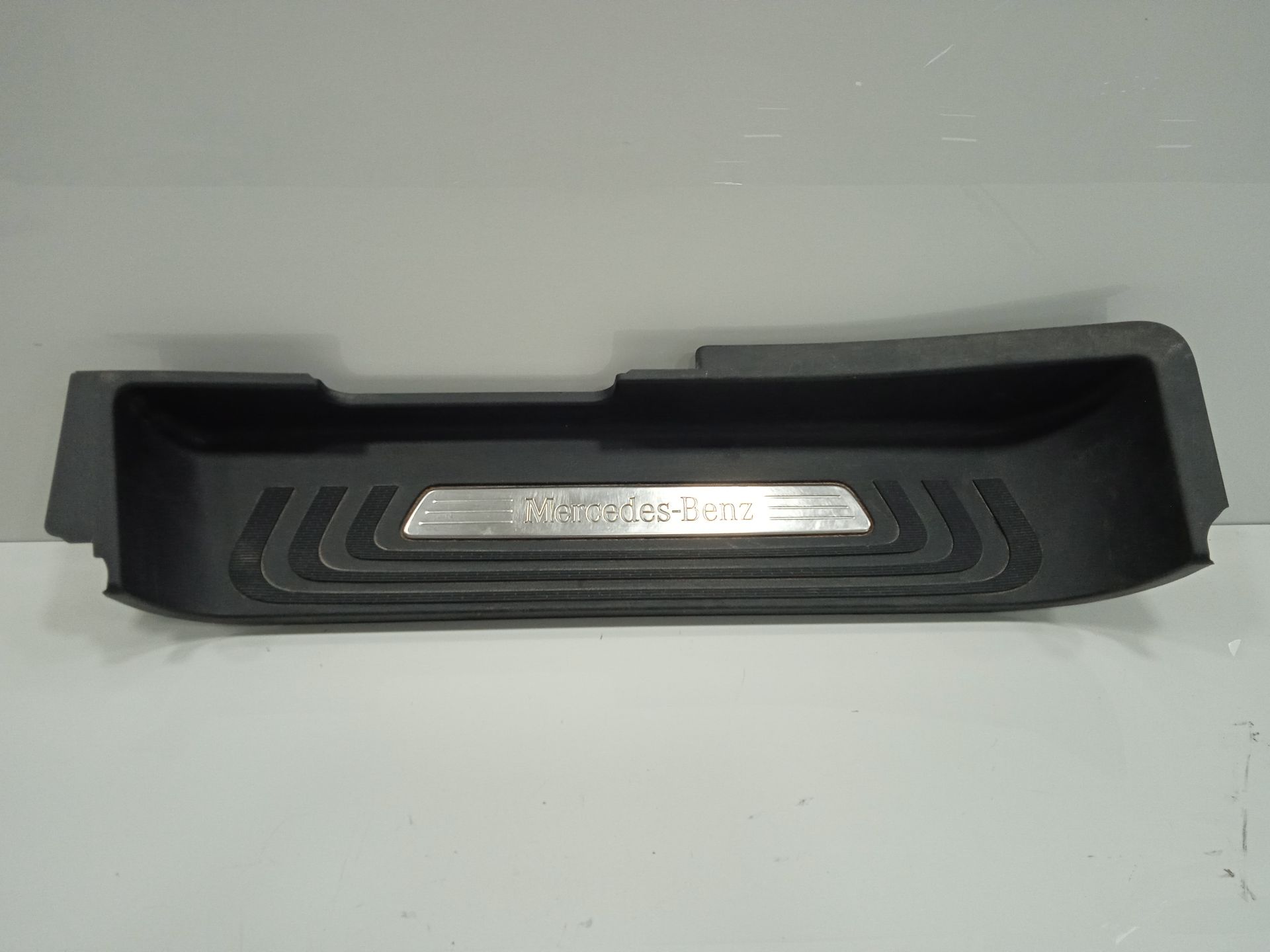 ESTRIBO DELANTERO DERECHO MERCEDES-BENZ EQV -CLASE (447) *