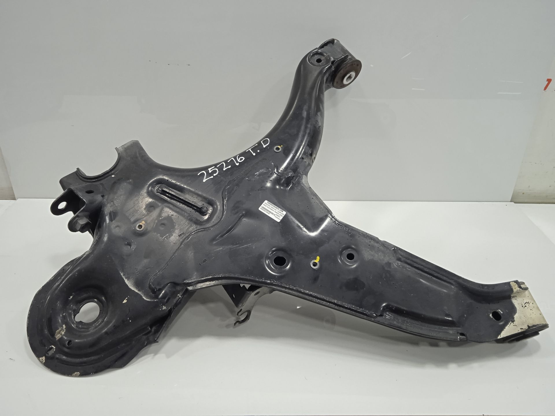 BRAZO SUSPENSION TRASERO IZQUIERDO