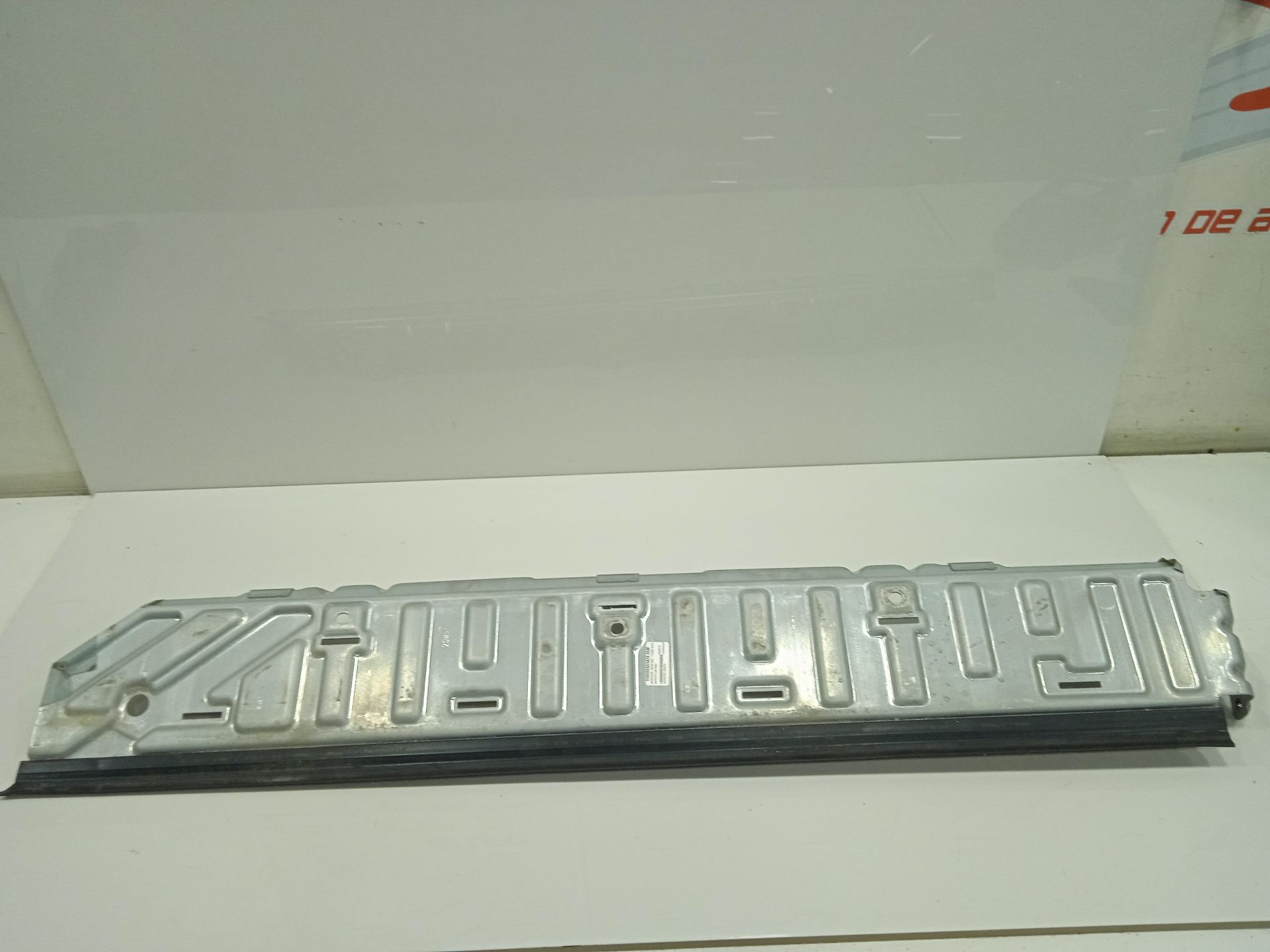 SOPORTE ESTRIBO MERCEDES-BENZ EQV -CLASE (447) *