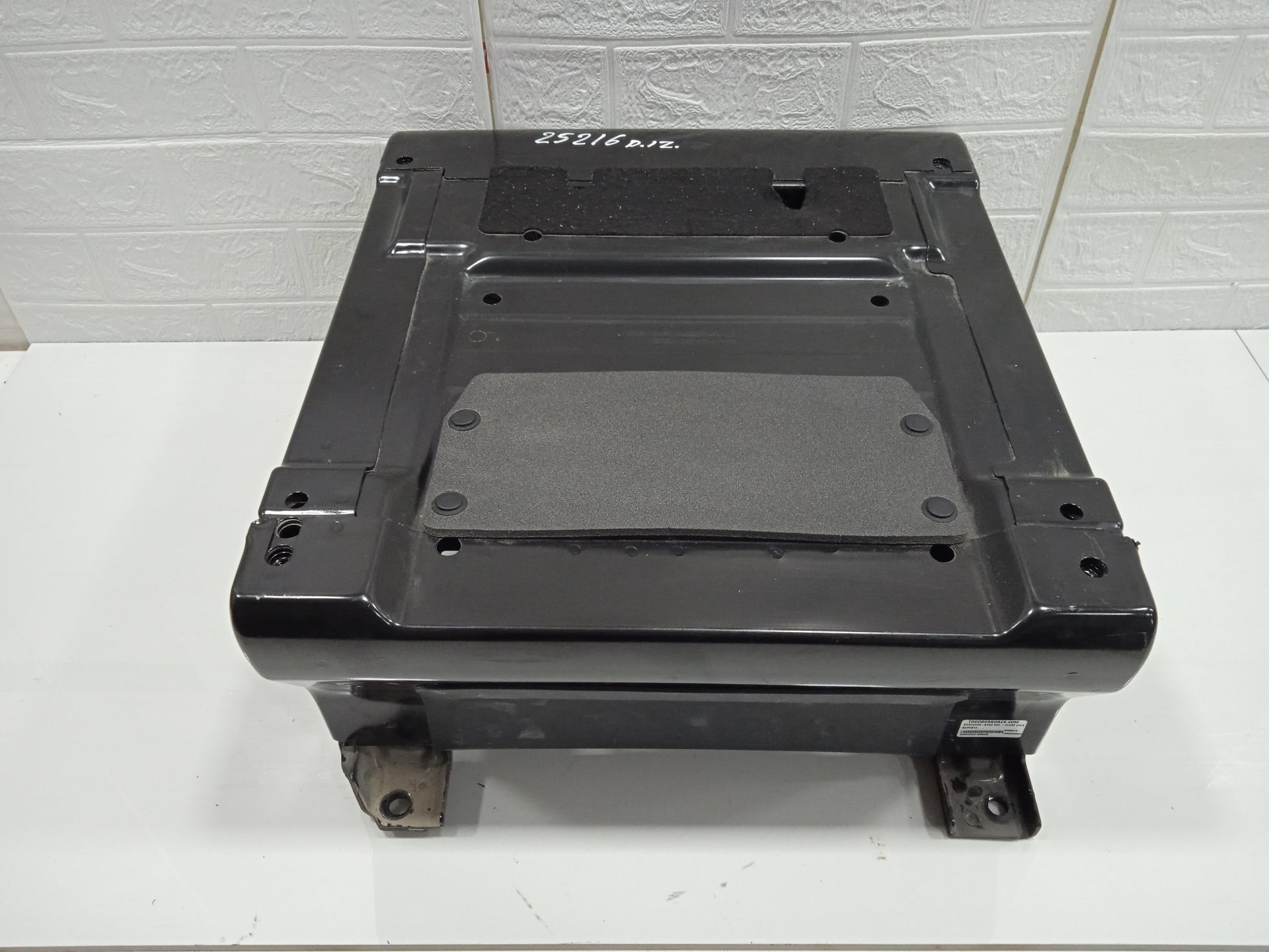SOPORTE MERCEDES-BENZ EQV -CLASE (447) *