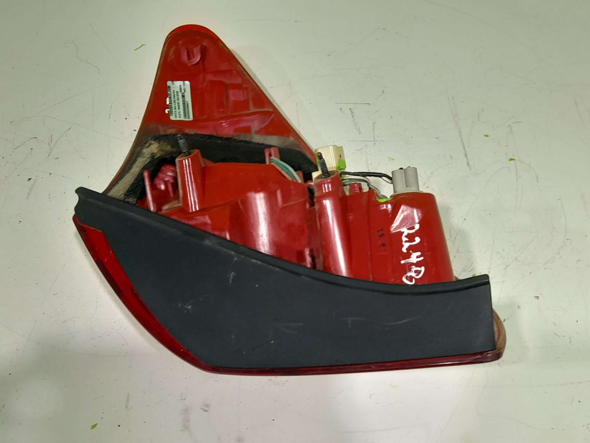 PILOTO TRASERO IZQUIERDO TOYOTA RAV 4 (A3) Executive   |   0.05 - ...