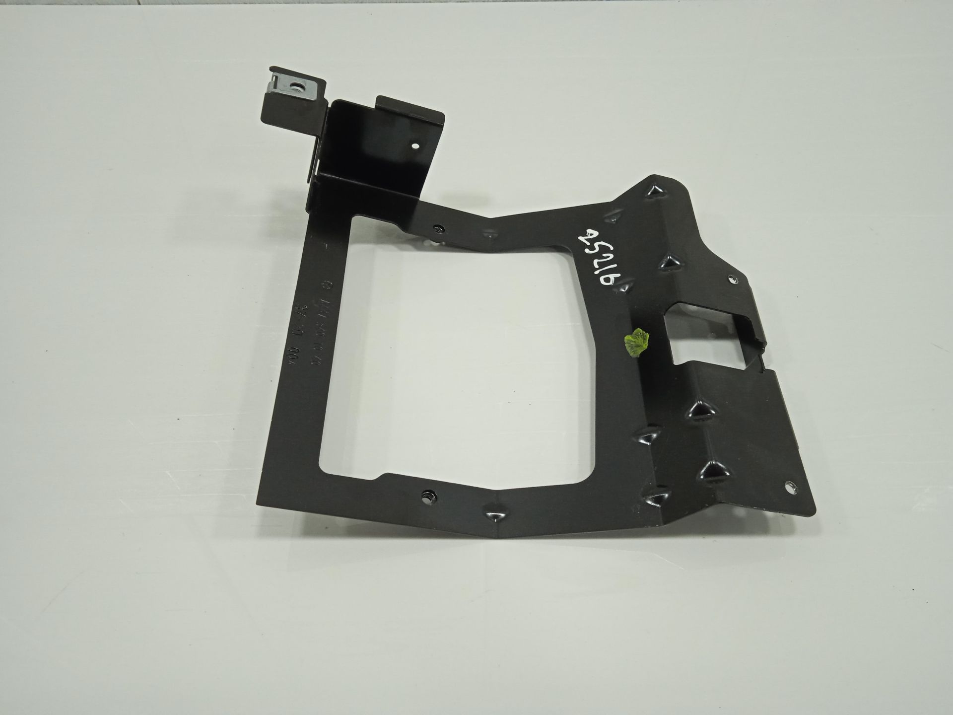 SOPORTE MERCEDES-BENZ EQV -CLASE (447) *