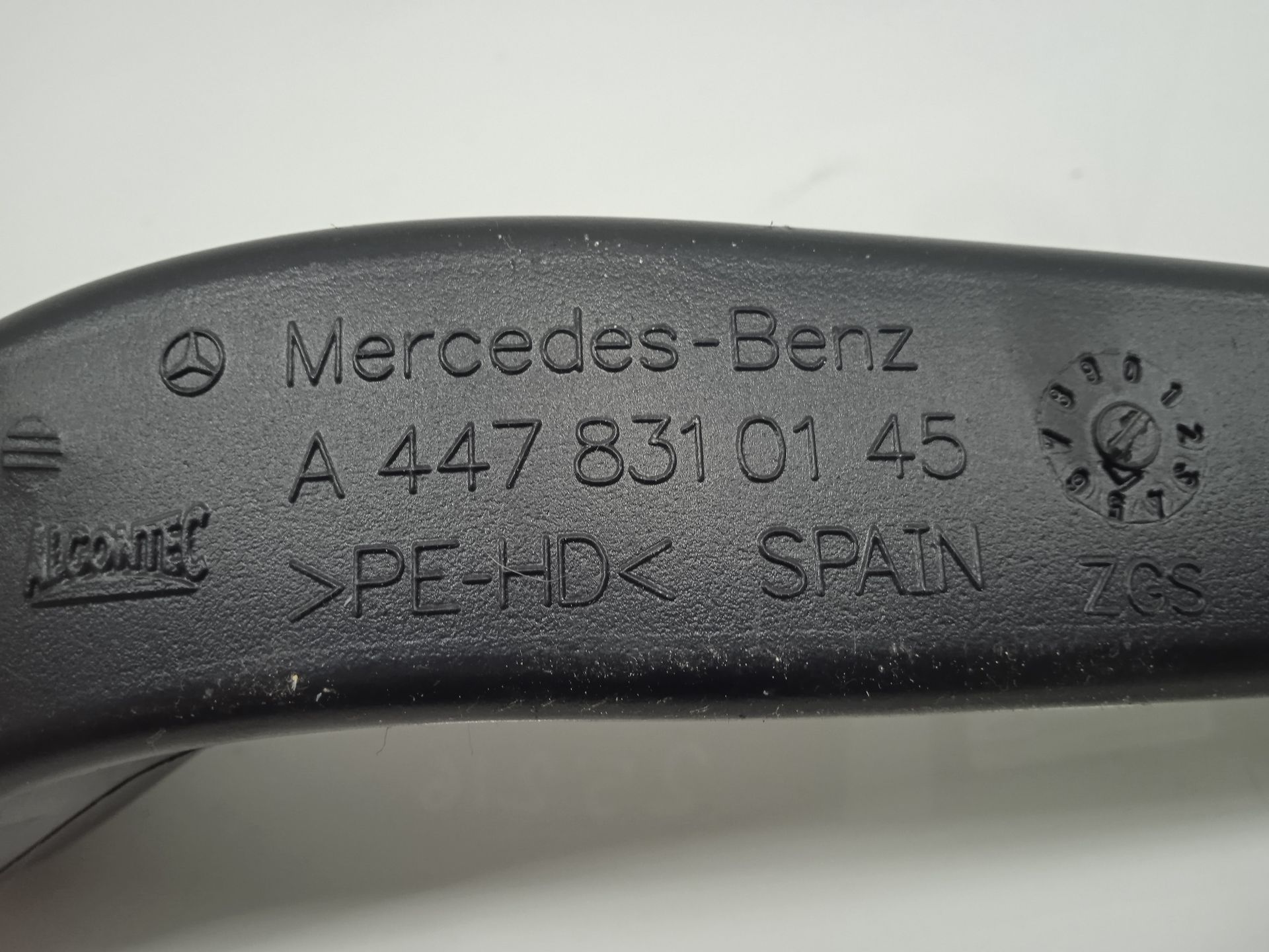 TUBO DE AIRE MERCEDES-BENZ EQV -CLASE (447) *