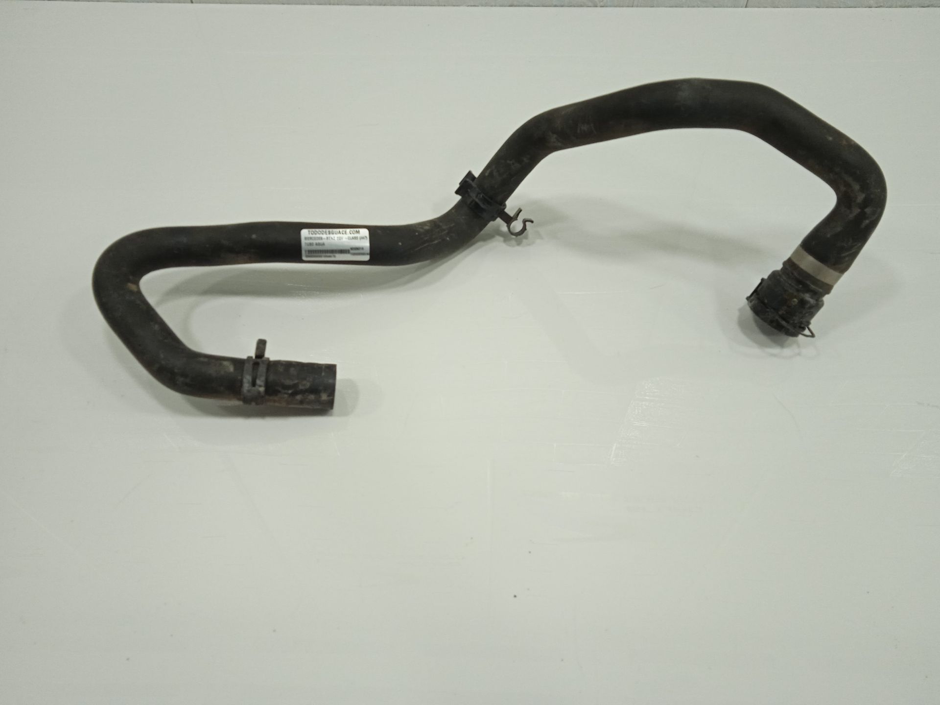 TUBO AGUA MERCEDES-BENZ EQV -CLASE (447) *