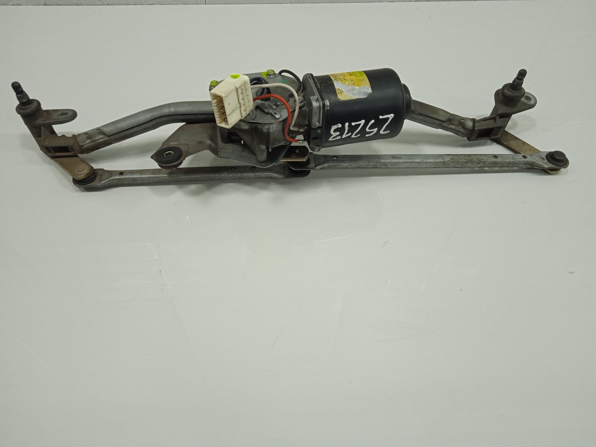 MOTOR LIMPIA DELANTERO foto 2