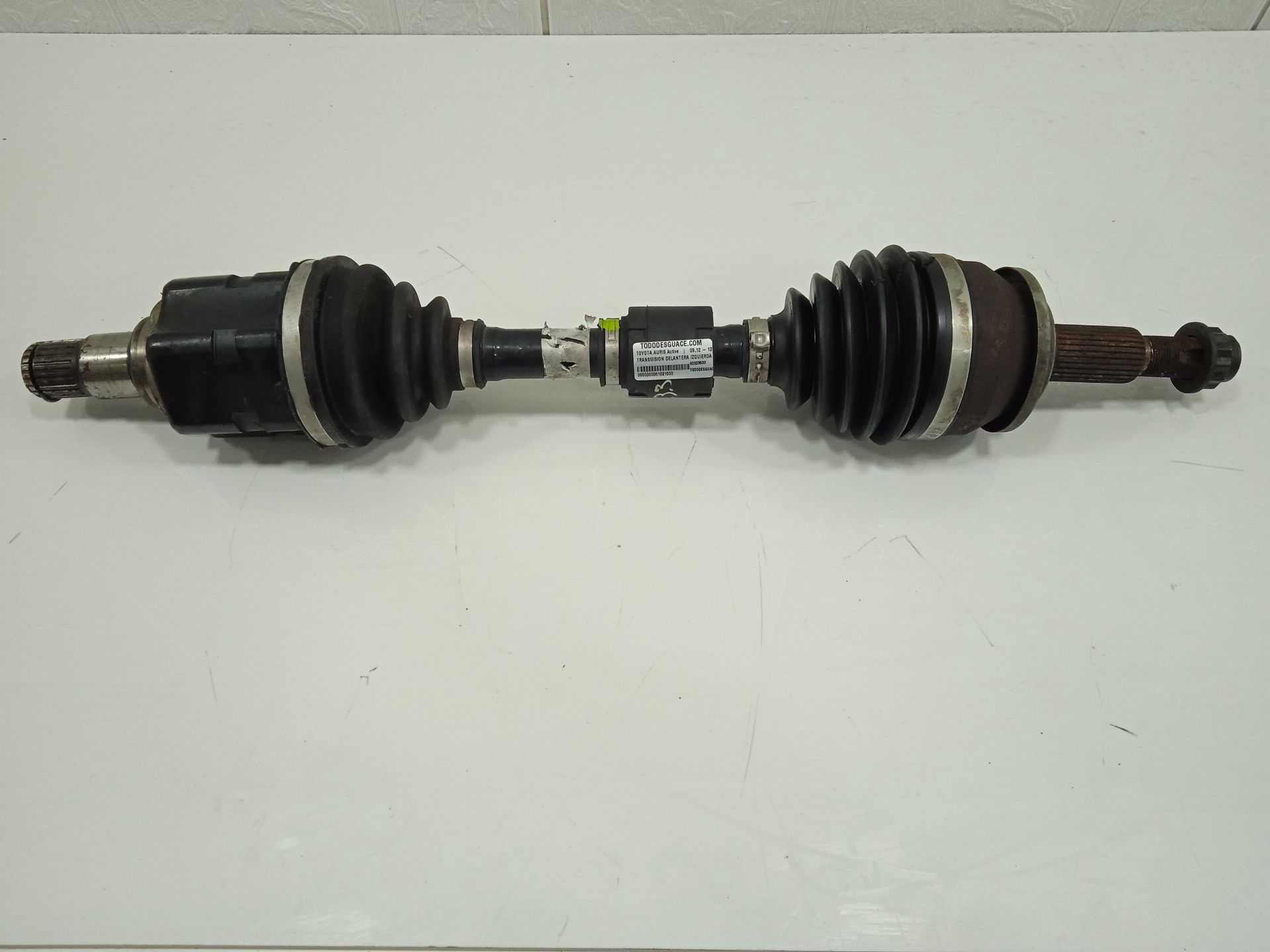 TRANSMISION DELANTERA IZQUIERDA TOYOTA AURIS Active