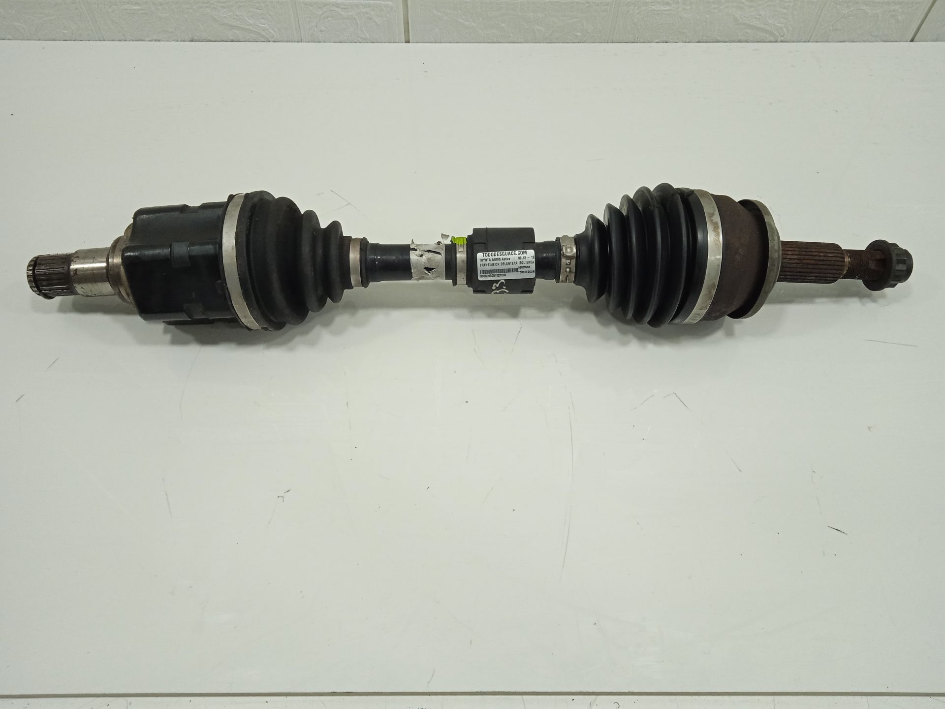 TRANSMISION DELANTERA IZQUIERDA TOYOTA AURIS Active