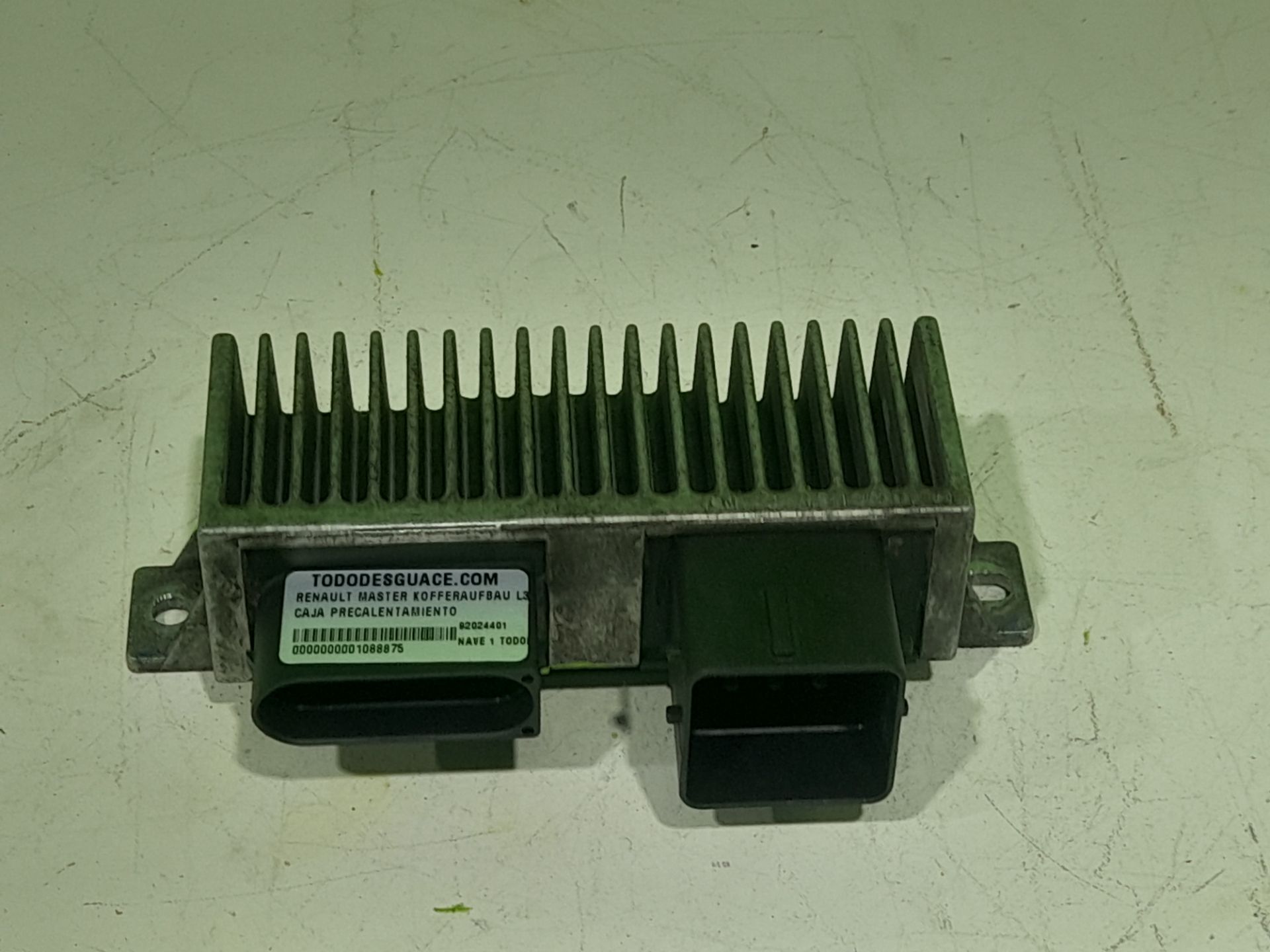 CAJA PRECALENTAMIENTO RENAULT MASTER KOFFERAUFBAU L3H1 3,5t