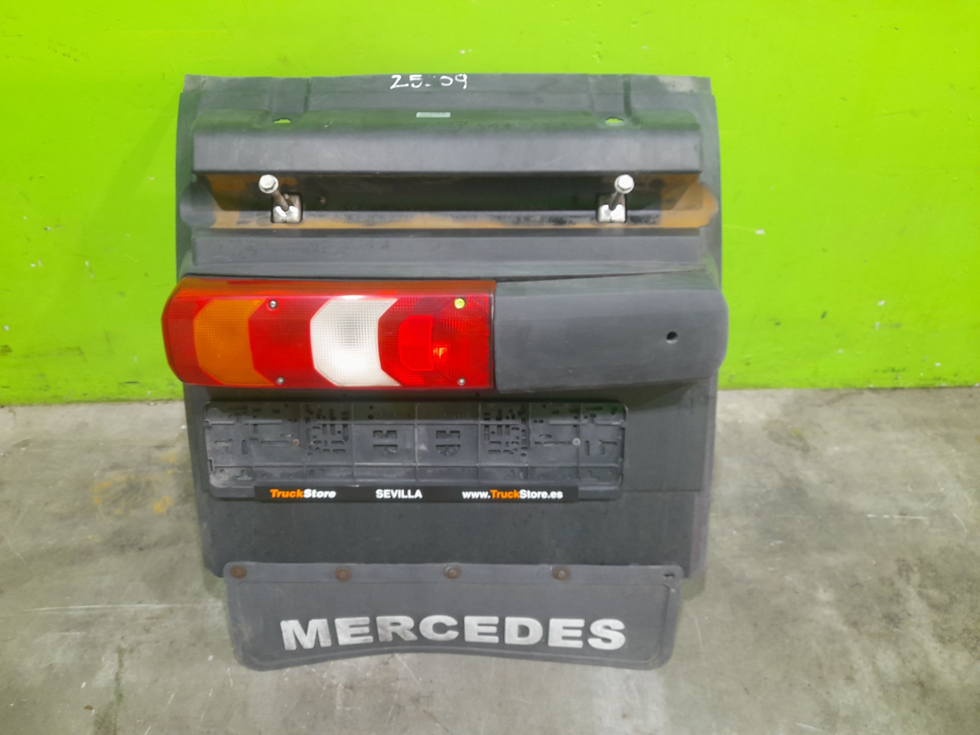 GUARDABARROS TRASERO IZQUIERDO MERCEDES-BENZ ACTROS 5 S/M-FAHRERHAUS 2-ACHSER BM 963 Fg 18xx 4x2 L OM471 M ClassicSpace, 2,30 m., Túnel 170 mm