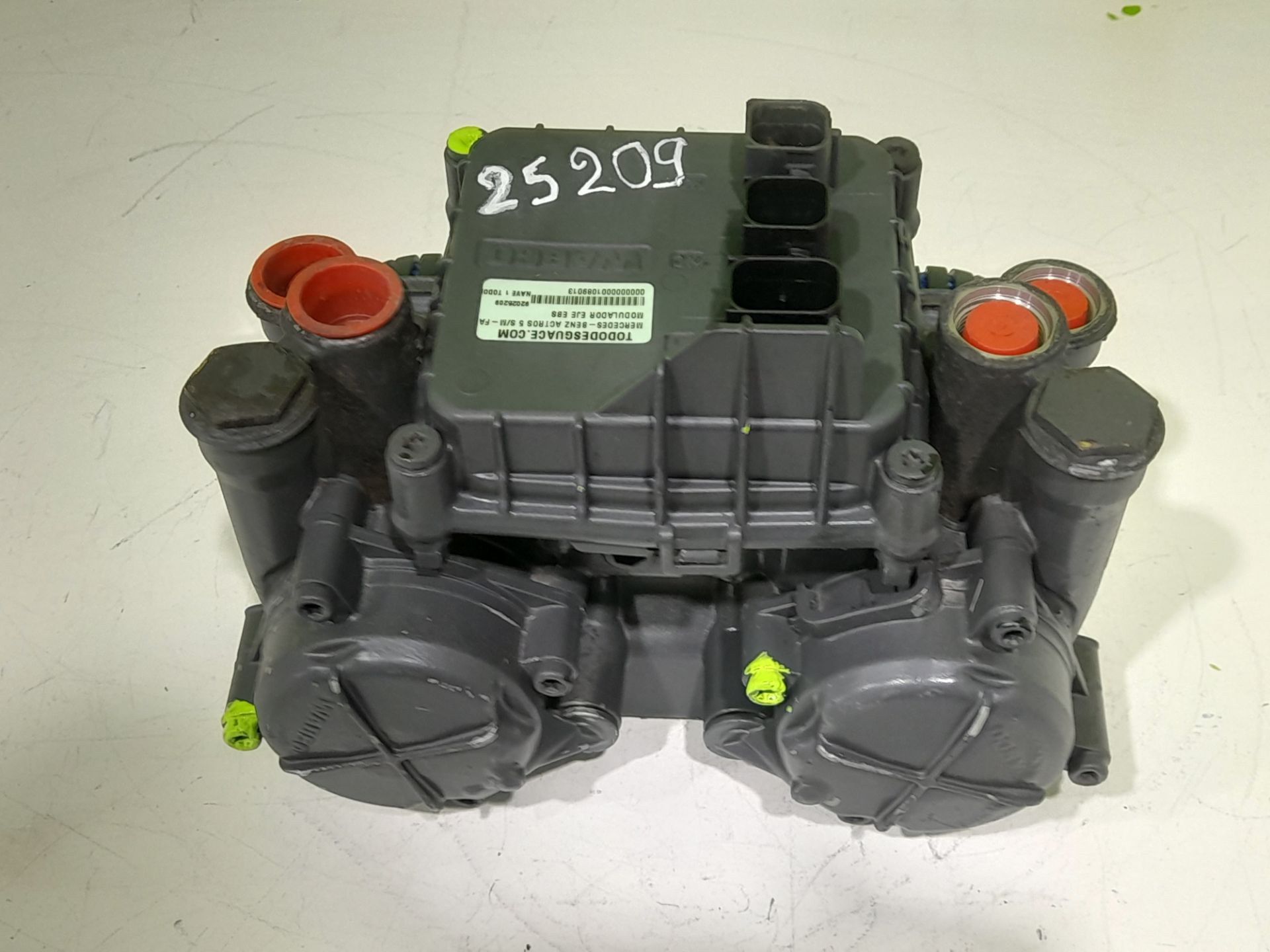 MODULADOR EJE EBS MERCEDES-BENZ ACTROS 5 S/M-FAHRERHAUS 2-ACHSER BM 963 Fg 18xx 4x2 L OM471 M ClassicSpace, 2,30 m., Túnel 170 mm