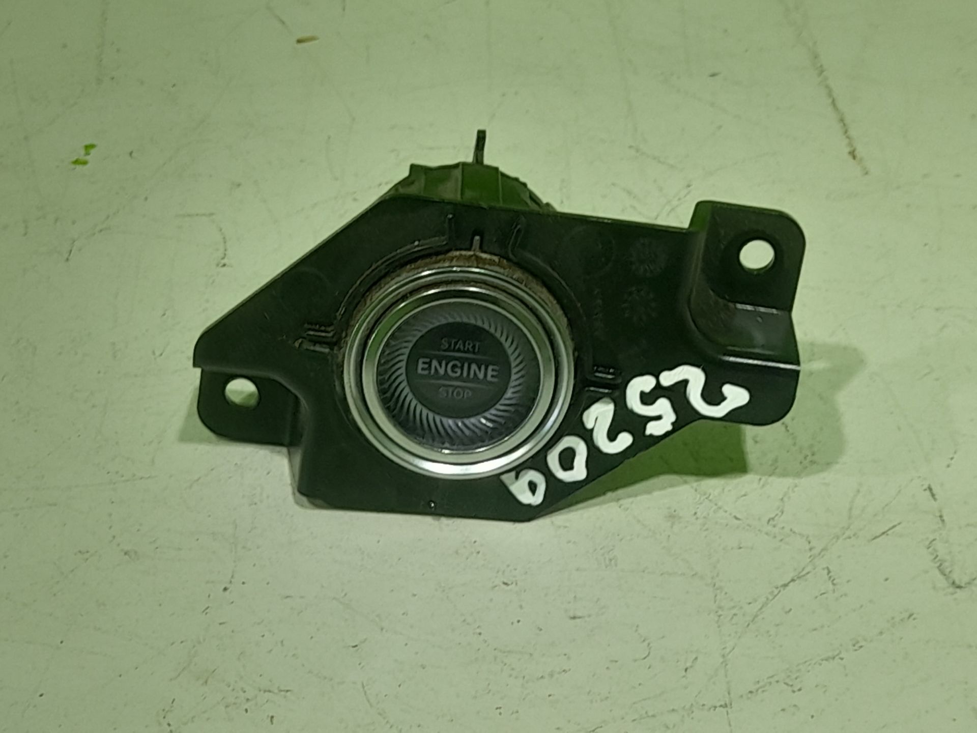 BOTON START/STOP MERCEDES-BENZ ACTROS 5 S/M-FAHRERHAUS 2-ACHSER BM 963 Fg 18xx 4x2 L OM471 M ClassicSpace, 2,30 m., Túnel 170 mm