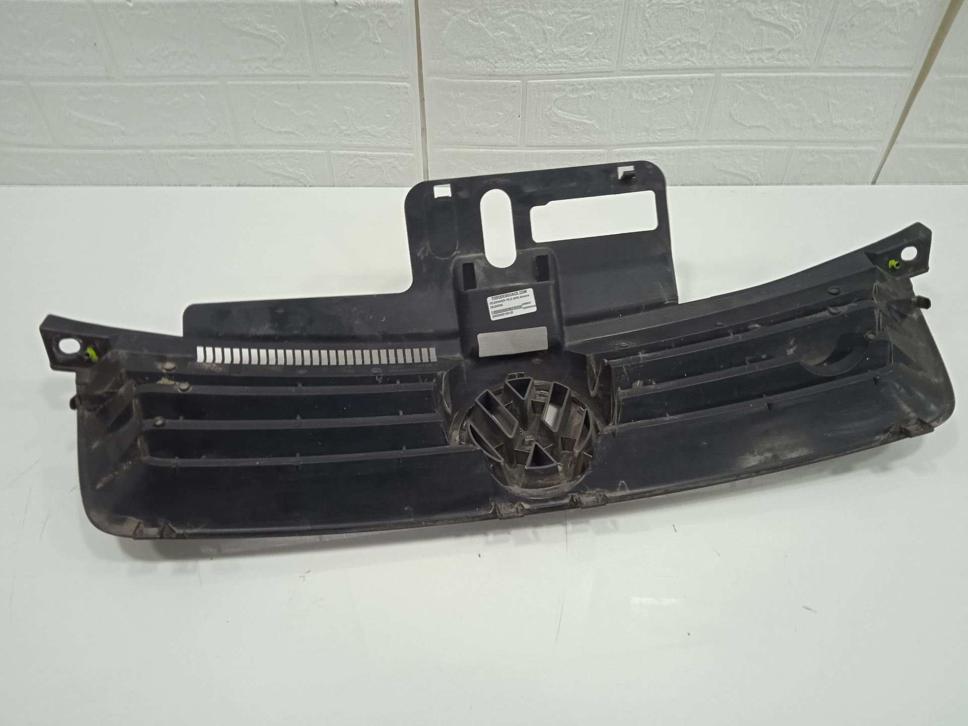 CALANDRA VOLKSWAGEN POLO (9N3) Advance