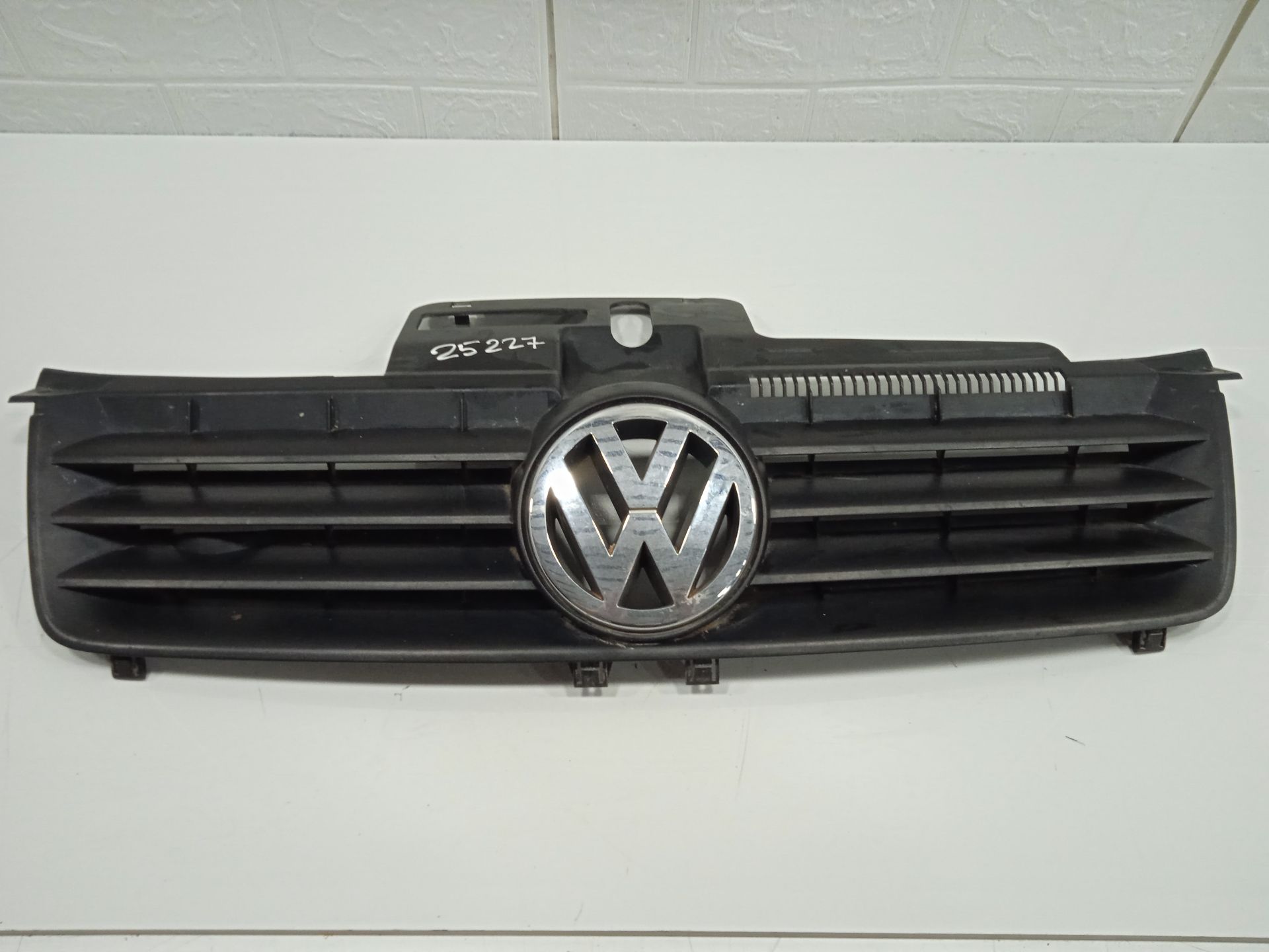 CALANDRA VOLKSWAGEN POLO (9N3) Advance