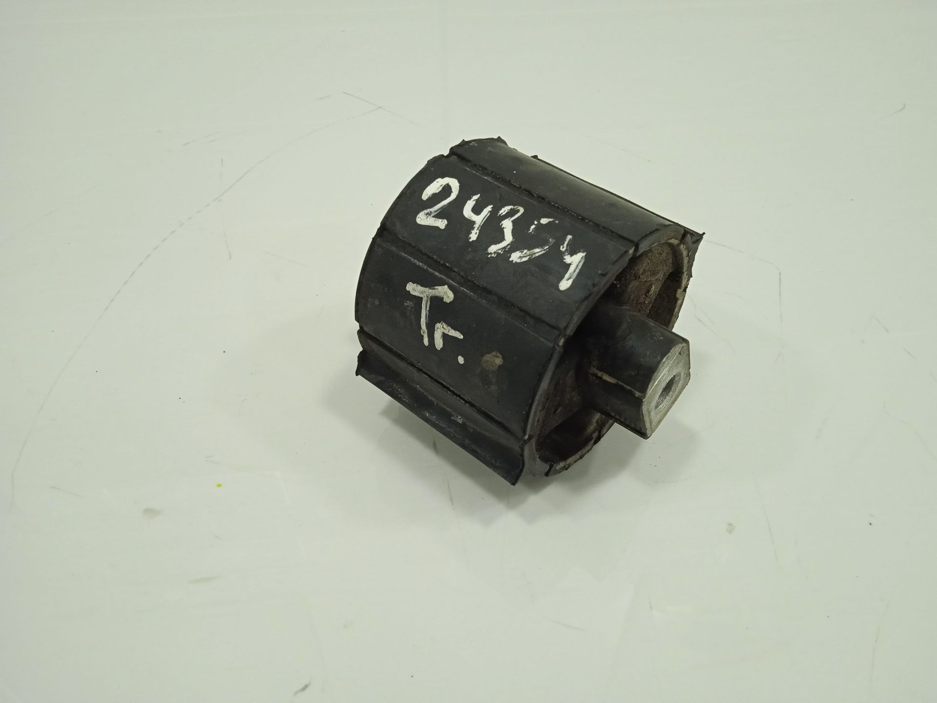 SOPORTE CAMBIO TRASERO MERCEDES-BENZ VARIO (TW2)SERIE/BM 667/668/670 *