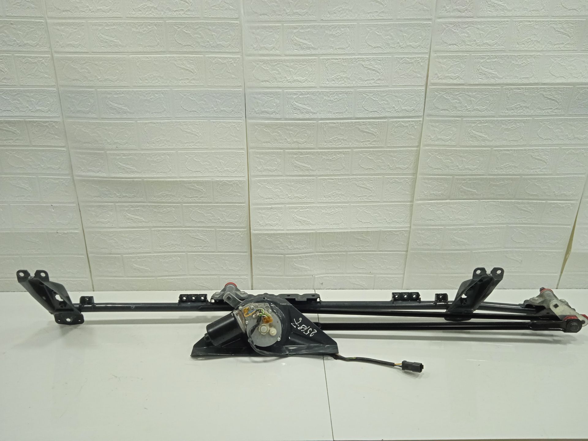 MOTOR LIMPIA DELANTERO SCANIA SERIE P/G/R (L-CLASE) *