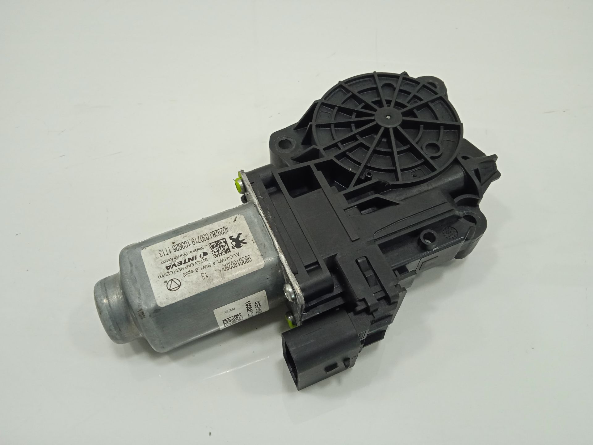 MOTOR ELEVALUNAS DELANTERO DERECHO foto 2