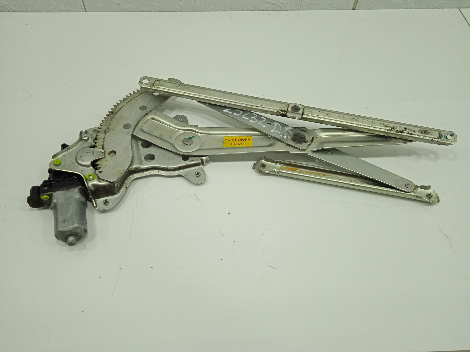 ELEVALUNAS DELANTERO IZQUIERDO SUZUKI ALTO AMF 310 GA