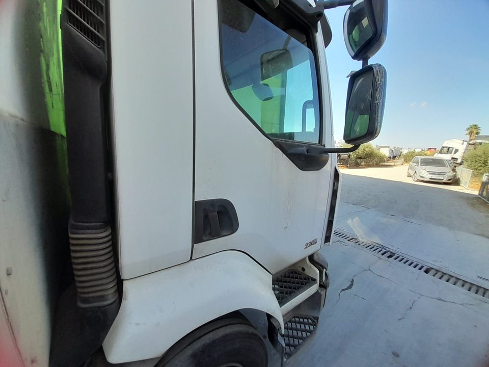 RENAULT MIDLUM FG   XXX.10                   E4 Cabina doble Motor 4,8 Ltr. - 158 kW Diesel
