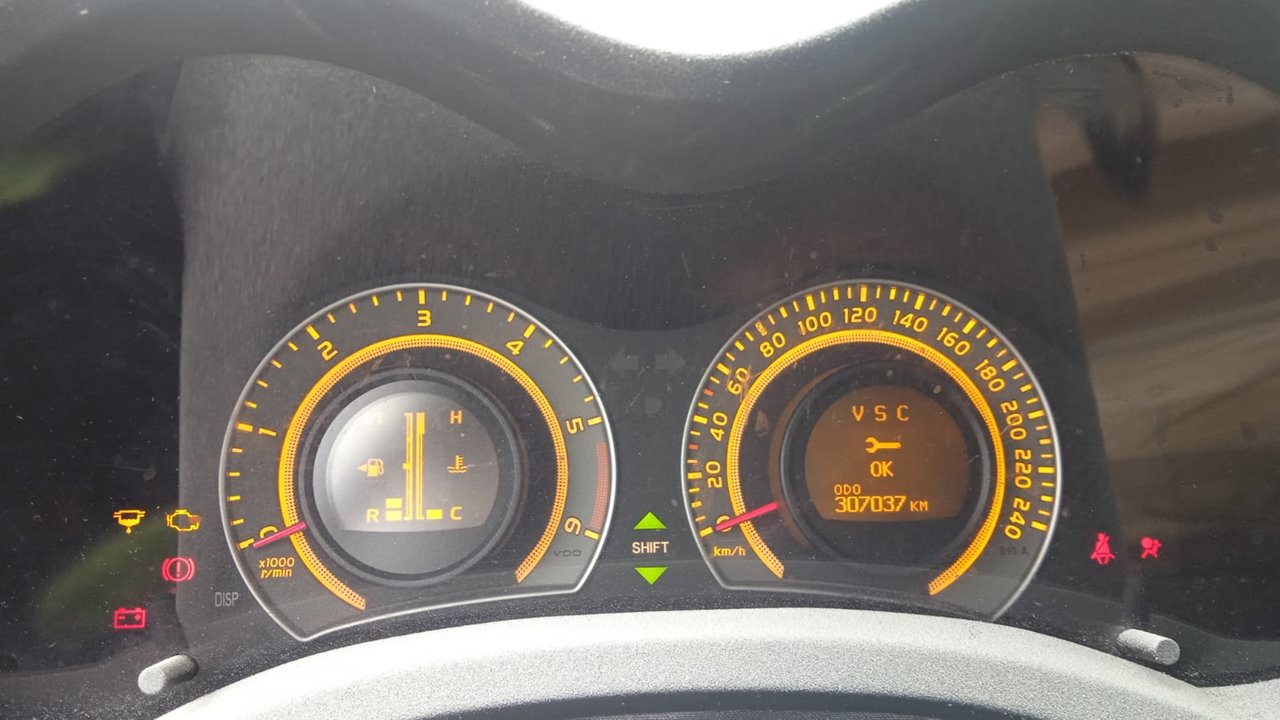 TOYOTA AURIS Luna+ Motor 1,4 Ltr. - 66 kW Turbodiesel CAT