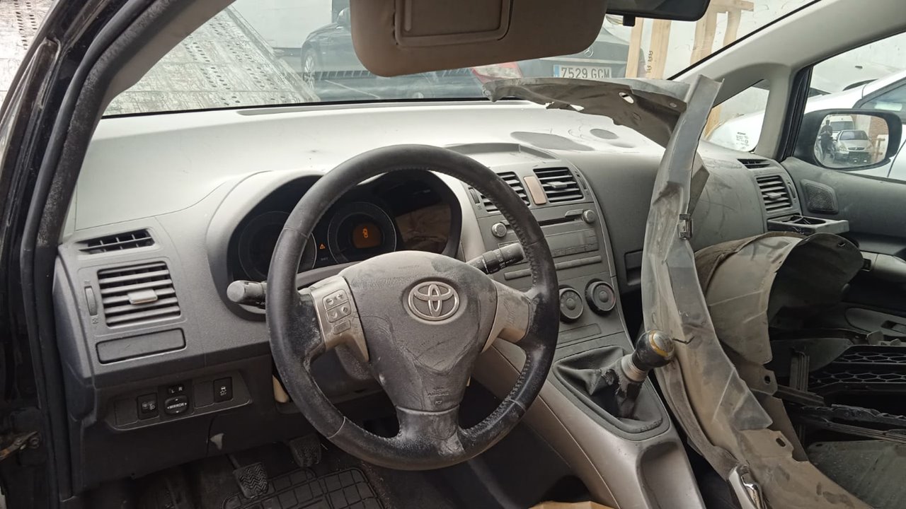 TOYOTA AURIS Luna+ Motor 1,4 Ltr. - 66 kW Turbodiesel CAT