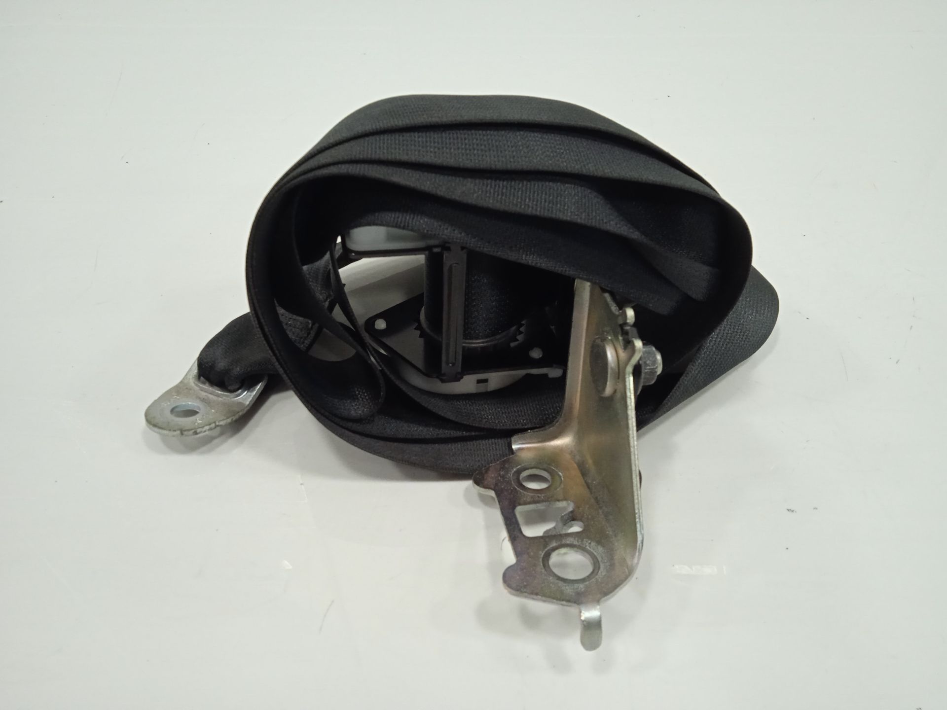 CINTURON SEGURIDAD TRASERO DERECHO TOYOTA AURIS Active
