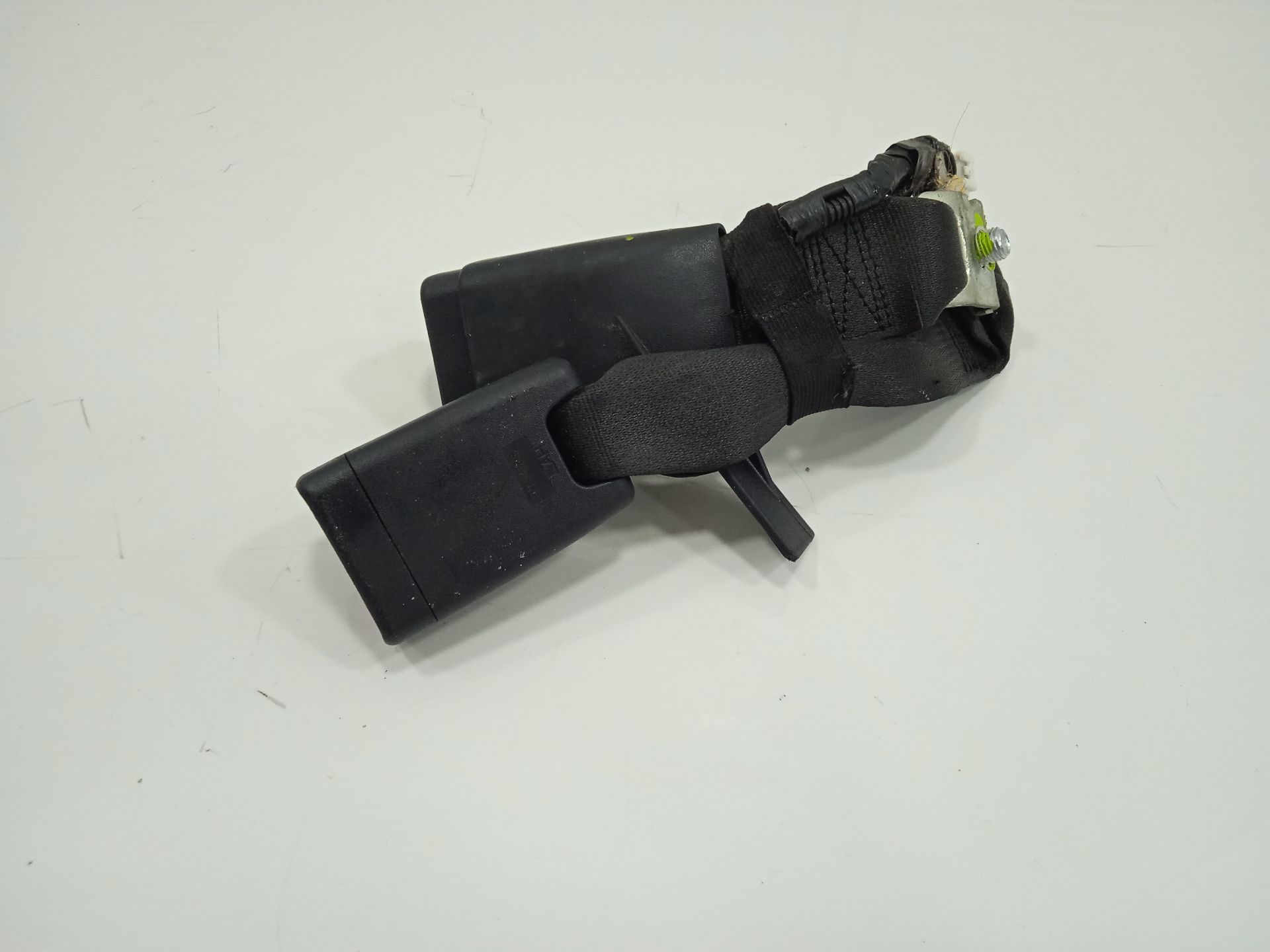 ANCLAJE CINTURON TRASERO IZQUIERDO TOYOTA AURIS Active