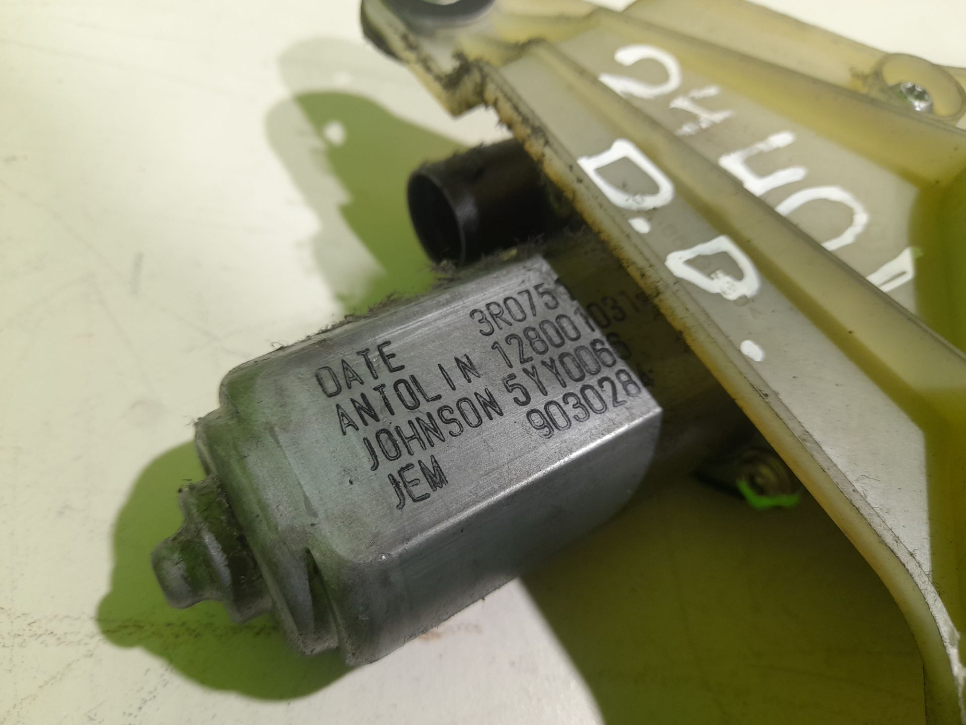 ELEVALUNAS DELANTERO DERECHO RENAULT MASTER KOFFERAUFBAU L3H1 3,5t