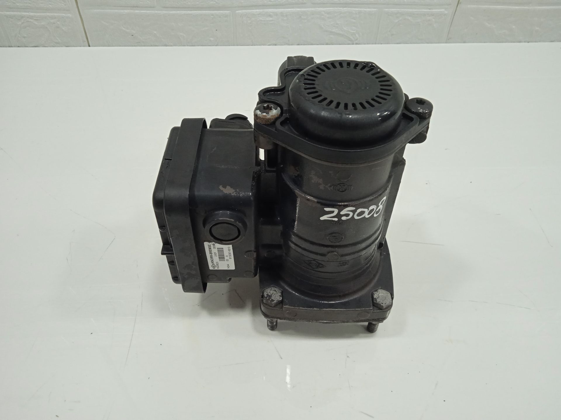 VALVULA EBS MAN TGX 18.XXX FSA / 4x2   LLS XXL