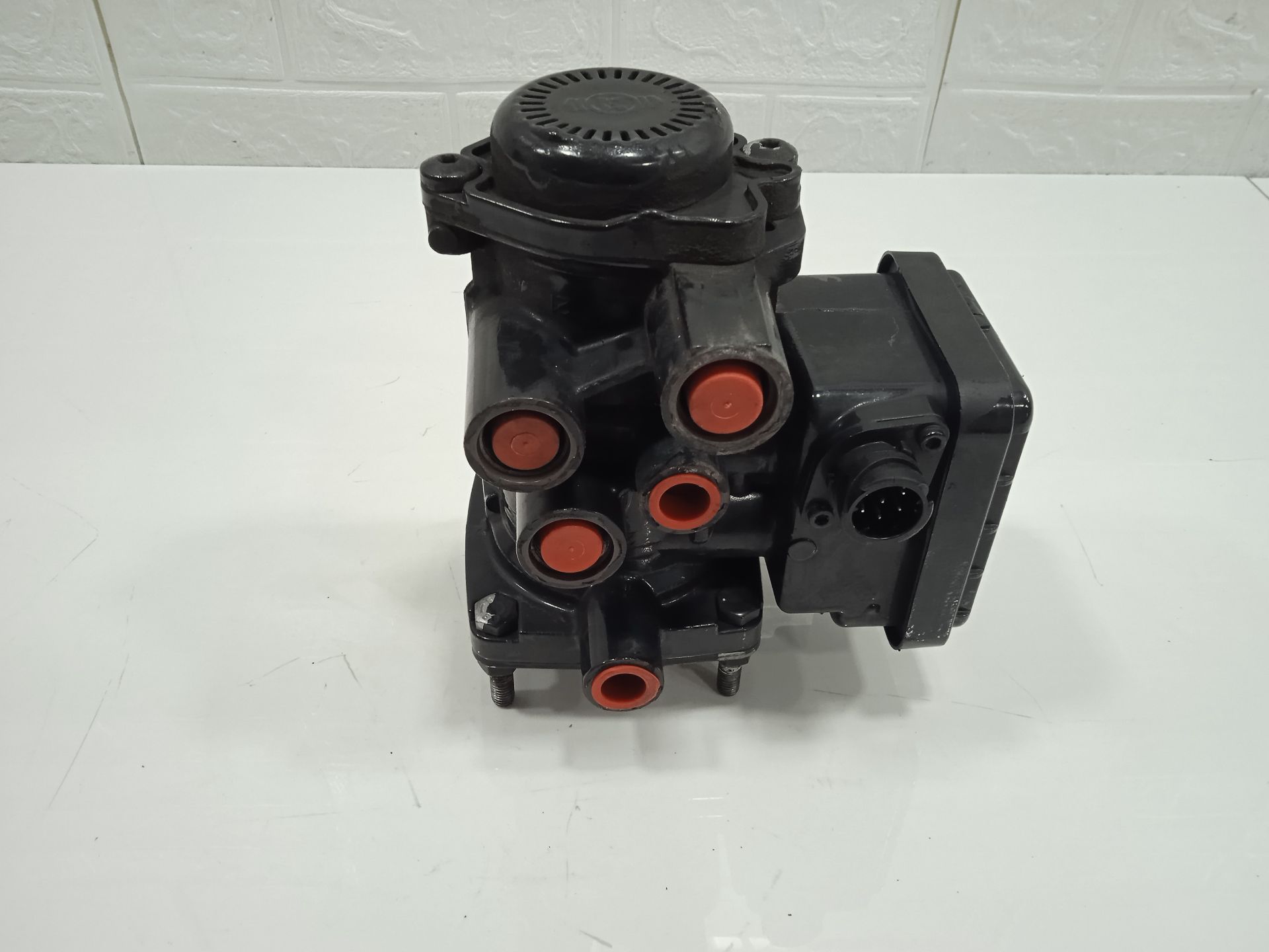VALVULA EBS MAN TGX 18.XXX FSA / 4x2   LLS XXL