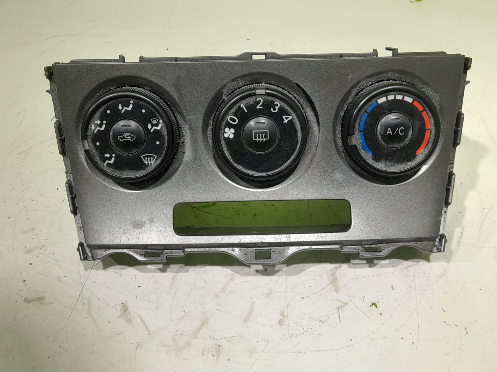 MANDO CALEFACCION / AIRE ACONDICIONADO TOYOTA AURIS Luna+